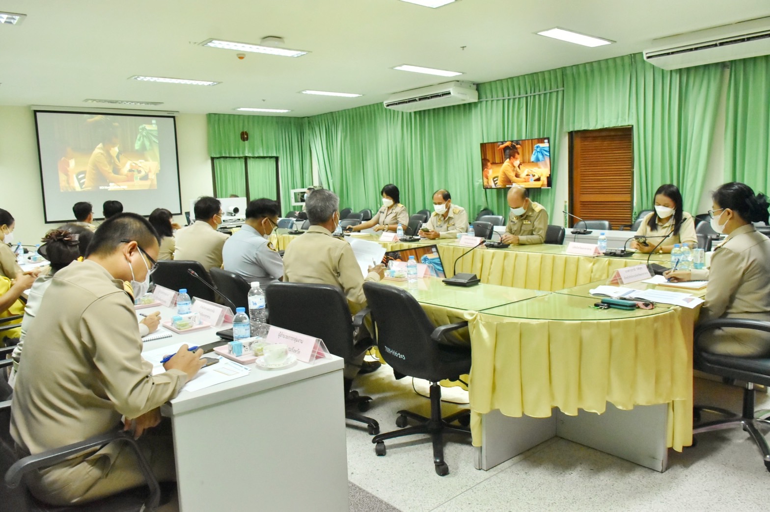 พช.มหาสารคาม ร่วมประชุมรับฟังการมอบนโยบายและชี้แจงข้อราชการสำคัญผ่านระบบวีดิทัศน์ทางไกล (VCS)