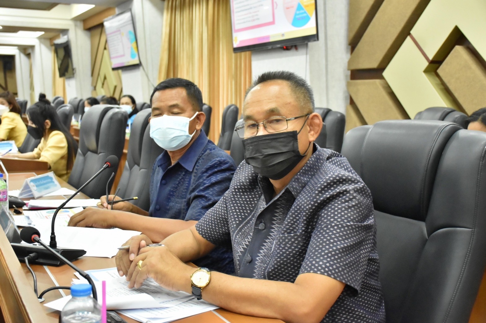 ผู้ว่าราชการจังหวัดมหาสารคาม ประชุมคณะกรรมการบริหารศูนย์อำนวยการขจัดความยากจนและพัฒนาคนทุกช่วงวัยอย่างยั่งยืนตามหลักปรัชญาของเศรษฐกิจพอเพียงจังหวัดมหาสารคาม (คจพ.จ) ครั้งที่ 7/2565