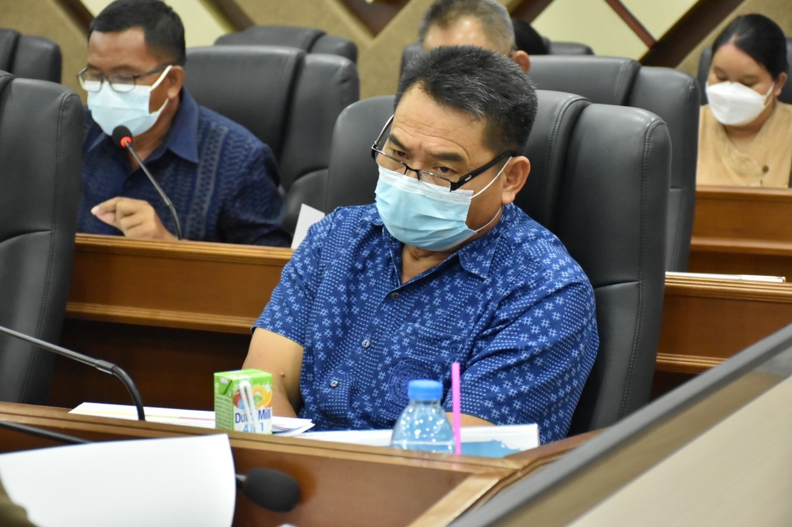 ผู้ว่าราชการจังหวัดมหาสารคาม ประชุมคณะกรรมการบริหารศูนย์อำนวยการขจัดความยากจนและพัฒนาคนทุกช่วงวัยอย่างยั่งยืนตามหลักปรัชญาของเศรษฐกิจพอเพียงจังหวัดมหาสารคาม (คจพ.จ) ครั้งที่ 7/2565