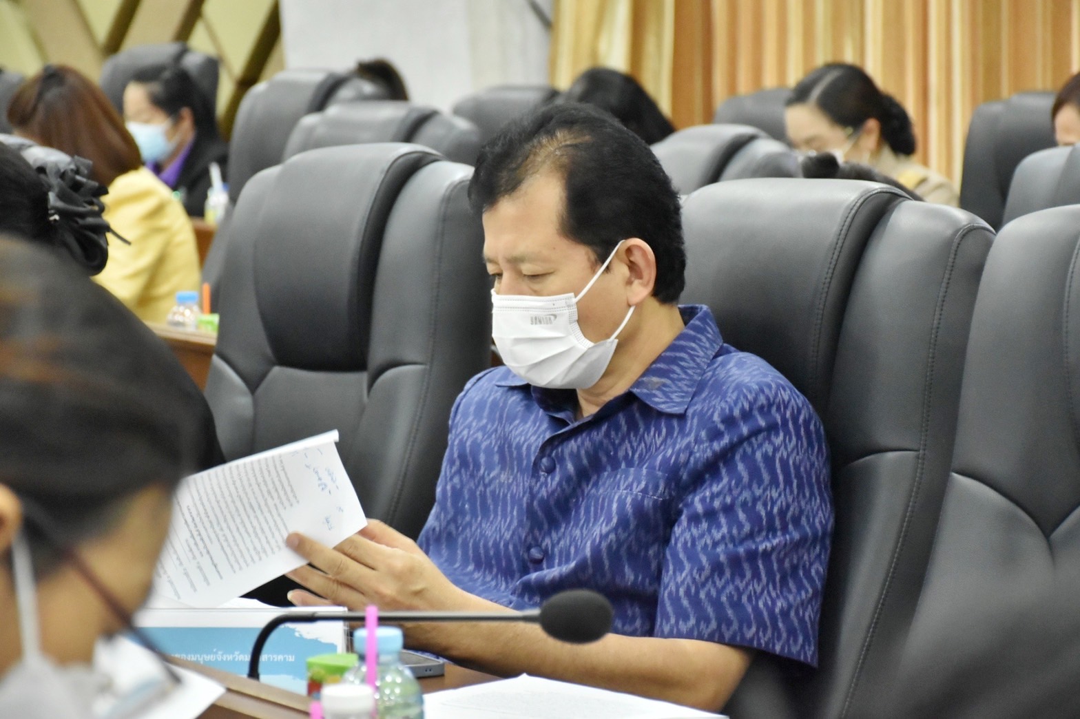 ผู้ว่าราชการจังหวัดมหาสารคาม ประชุมคณะกรรมการบริหารศูนย์อำนวยการขจัดความยากจนและพัฒนาคนทุกช่วงวัยอย่างยั่งยืนตามหลักปรัชญาของเศรษฐกิจพอเพียงจังหวัดมหาสารคาม (คจพ.จ) ครั้งที่ 7/2565