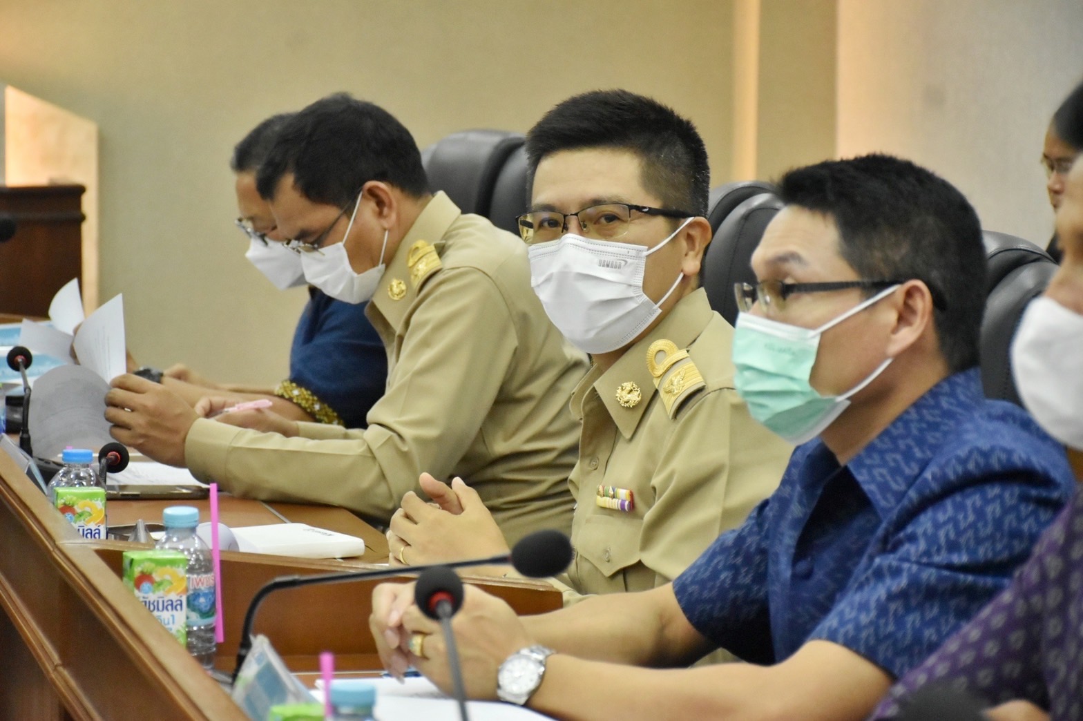 ผู้ว่าราชการจังหวัดมหาสารคาม ประชุมคณะกรรมการบริหารศูนย์อำนวยการขจัดความยากจนและพัฒนาคนทุกช่วงวัยอย่างยั่งยืนตามหลักปรัชญาของเศรษฐกิจพอเพียงจังหวัดมหาสารคาม (คจพ.จ) ครั้งที่ 7/2565