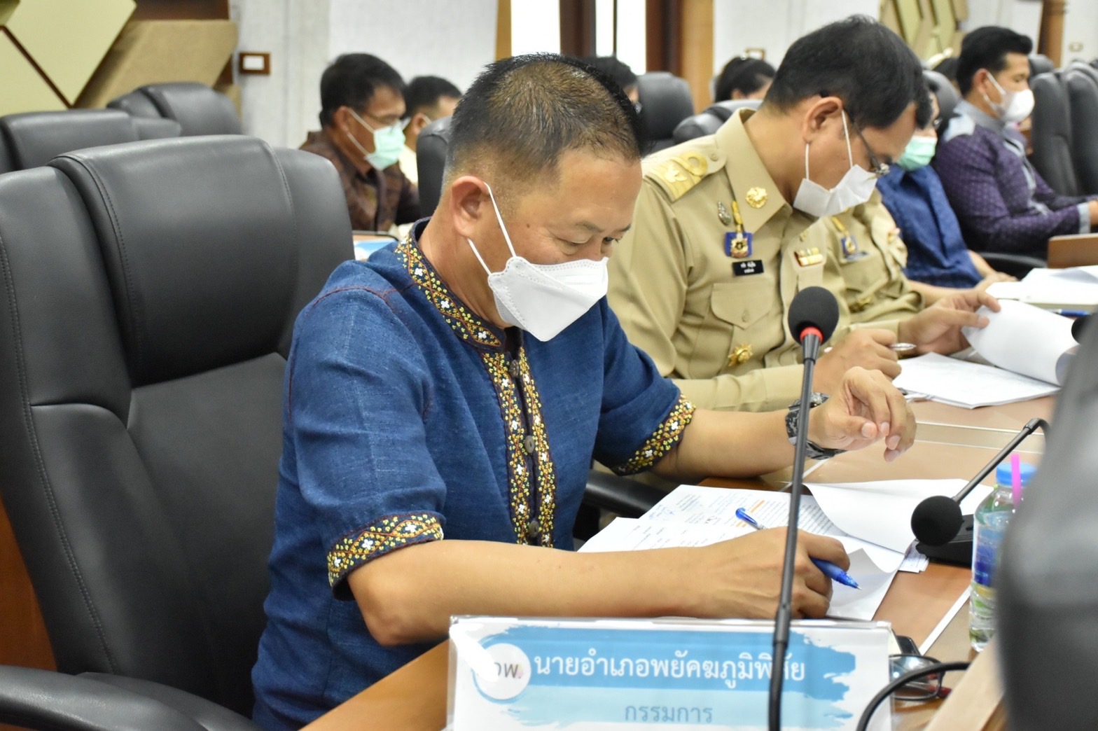 ผู้ว่าราชการจังหวัดมหาสารคาม ประชุมคณะกรรมการบริหารศูนย์อำนวยการขจัดความยากจนและพัฒนาคนทุกช่วงวัยอย่างยั่งยืนตามหลักปรัชญาของเศรษฐกิจพอเพียงจังหวัดมหาสารคาม (คจพ.จ) ครั้งที่ 7/2565