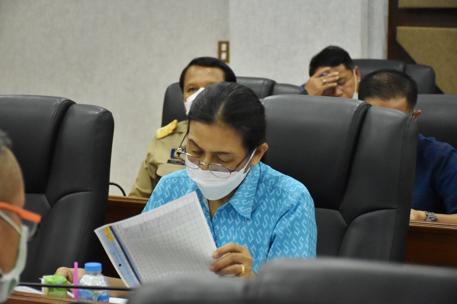 ผู้ว่าราชการจังหวัดมหาสารคาม ประชุมคณะกรรมการบริหารศูนย์อำนวยการขจัดความยากจนและพัฒนาคนทุกช่วงวัยอย่างยั่งยืนตามหลักปรัชญาของเศรษฐกิจพอเพียงจังหวัดมหาสารคาม (คจพ.จ) ครั้งที่ 7/2565