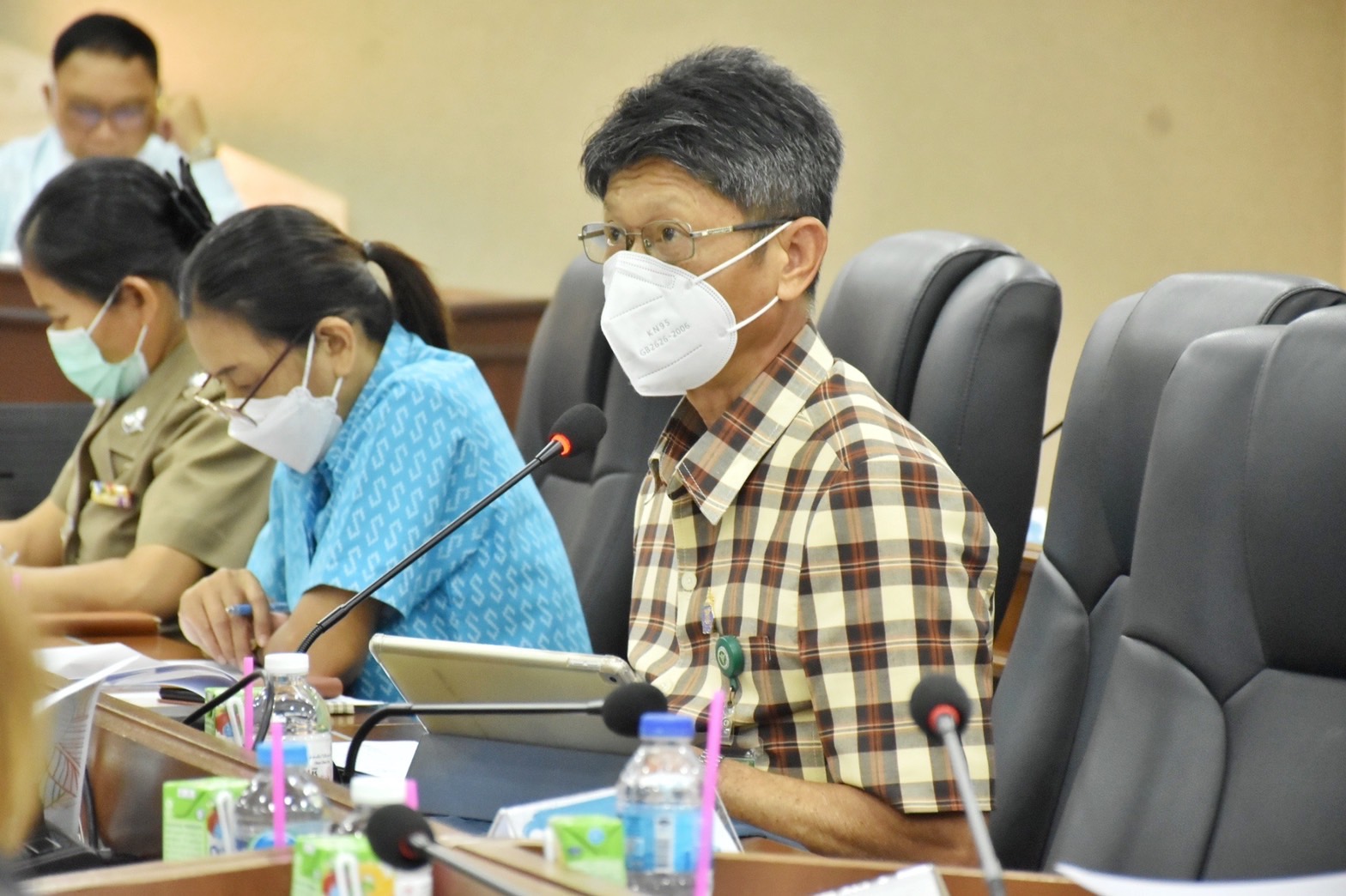 ผู้ว่าราชการจังหวัดมหาสารคาม ประชุมคณะกรรมการบริหารศูนย์อำนวยการขจัดความยากจนและพัฒนาคนทุกช่วงวัยอย่างยั่งยืนตามหลักปรัชญาของเศรษฐกิจพอเพียงจังหวัดมหาสารคาม (คจพ.จ) ครั้งที่ 7/2565