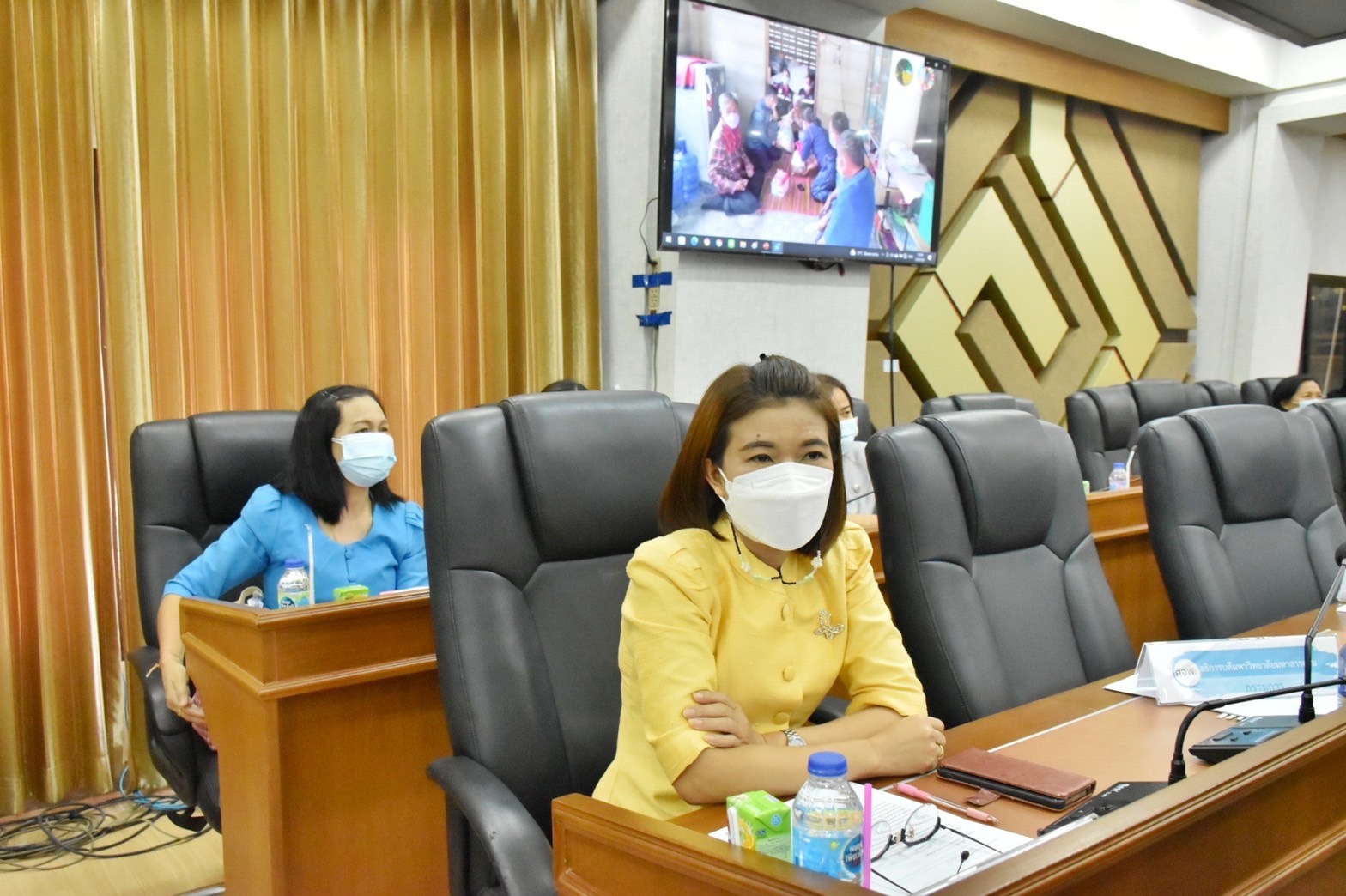 ผู้ว่าราชการจังหวัดมหาสารคาม ประชุมคณะกรรมการบริหารศูนย์อำนวยการขจัดความยากจนและพัฒนาคนทุกช่วงวัยอย่างยั่งยืนตามหลักปรัชญาของเศรษฐกิจพอเพียงจังหวัดมหาสารคาม (คจพ.จ) ครั้งที่ 7/2565