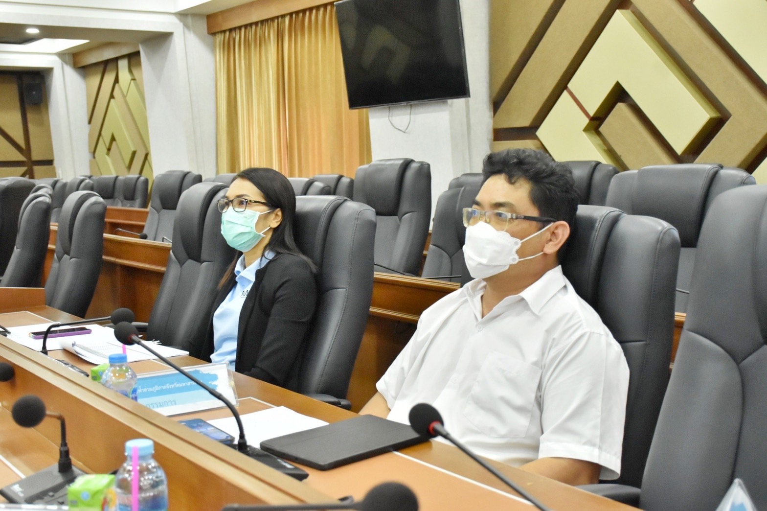 ผู้ว่าราชการจังหวัดมหาสารคาม ประชุมคณะกรรมการบริหารศูนย์อำนวยการขจัดความยากจนและพัฒนาคนทุกช่วงวัยอย่างยั่งยืนตามหลักปรัชญาของเศรษฐกิจพอเพียงจังหวัดมหาสารคาม (คจพ.จ) ครั้งที่ 7/2565