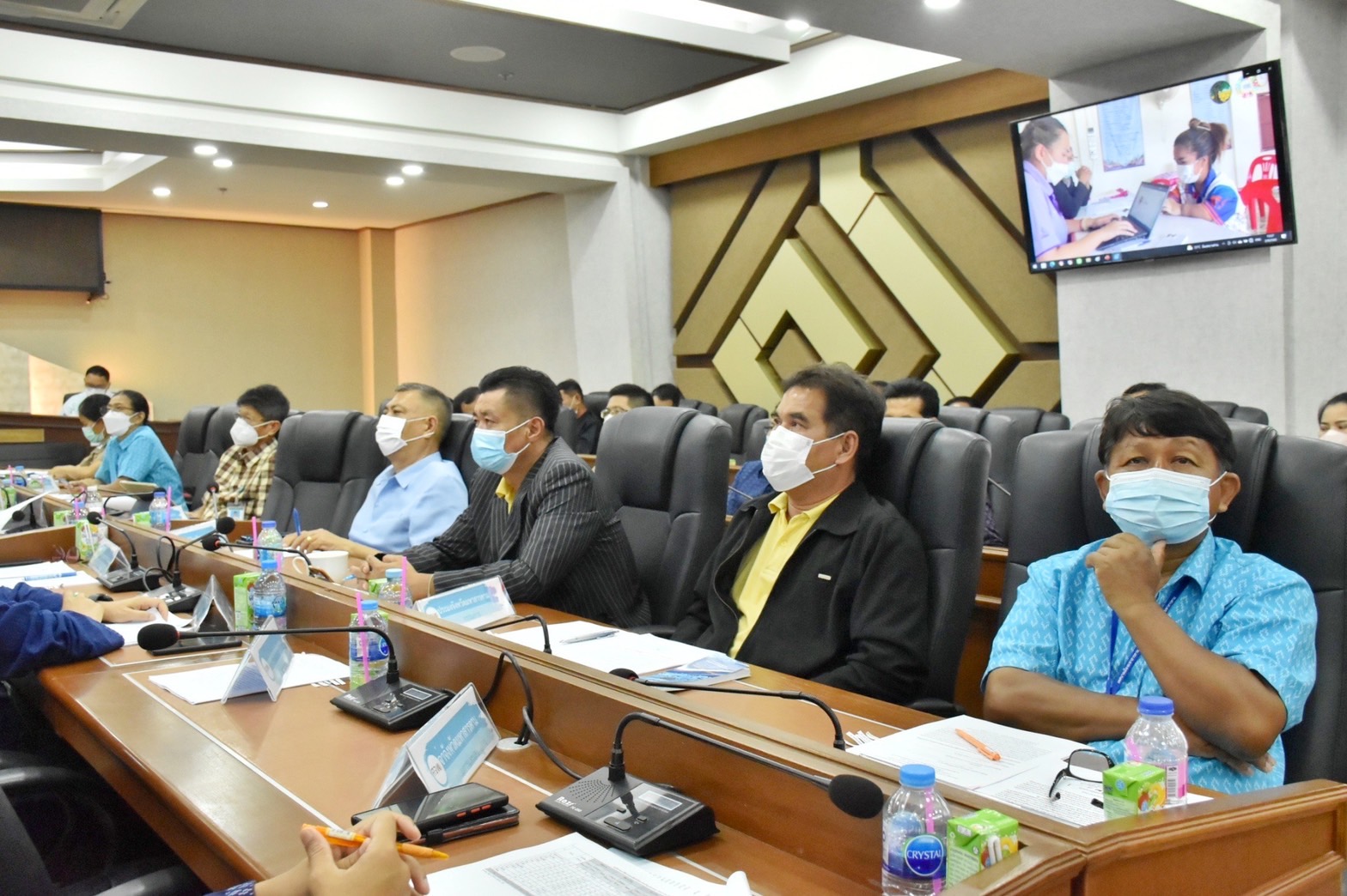 ผู้ว่าราชการจังหวัดมหาสารคาม ประชุมคณะกรรมการบริหารศูนย์อำนวยการขจัดความยากจนและพัฒนาคนทุกช่วงวัยอย่างยั่งยืนตามหลักปรัชญาของเศรษฐกิจพอเพียงจังหวัดมหาสารคาม (คจพ.จ) ครั้งที่ 7/2565