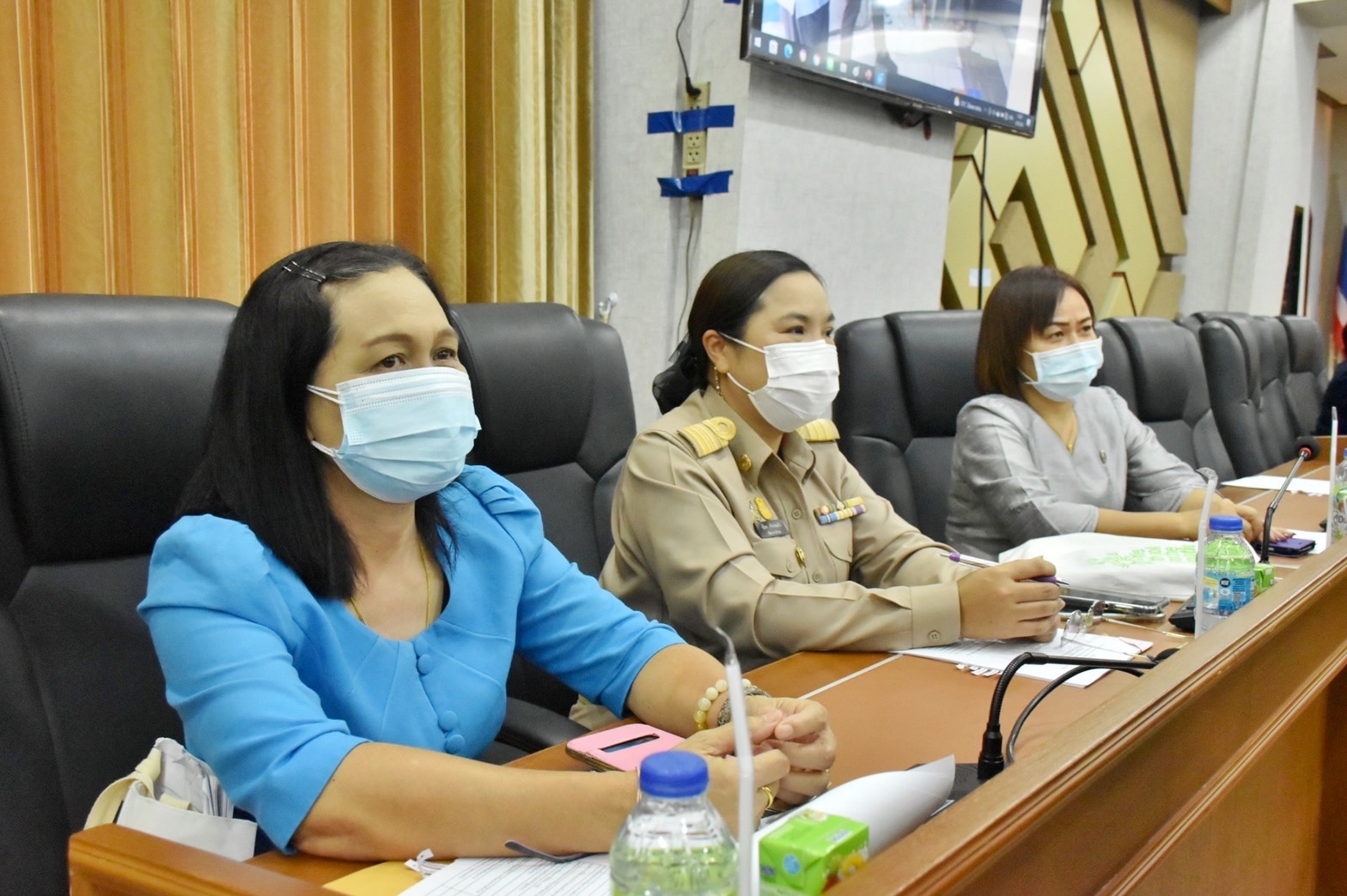 ผู้ว่าราชการจังหวัดมหาสารคาม ประชุมคณะกรรมการบริหารศูนย์อำนวยการขจัดความยากจนและพัฒนาคนทุกช่วงวัยอย่างยั่งยืนตามหลักปรัชญาของเศรษฐกิจพอเพียงจังหวัดมหาสารคาม (คจพ.จ) ครั้งที่ 7/2565