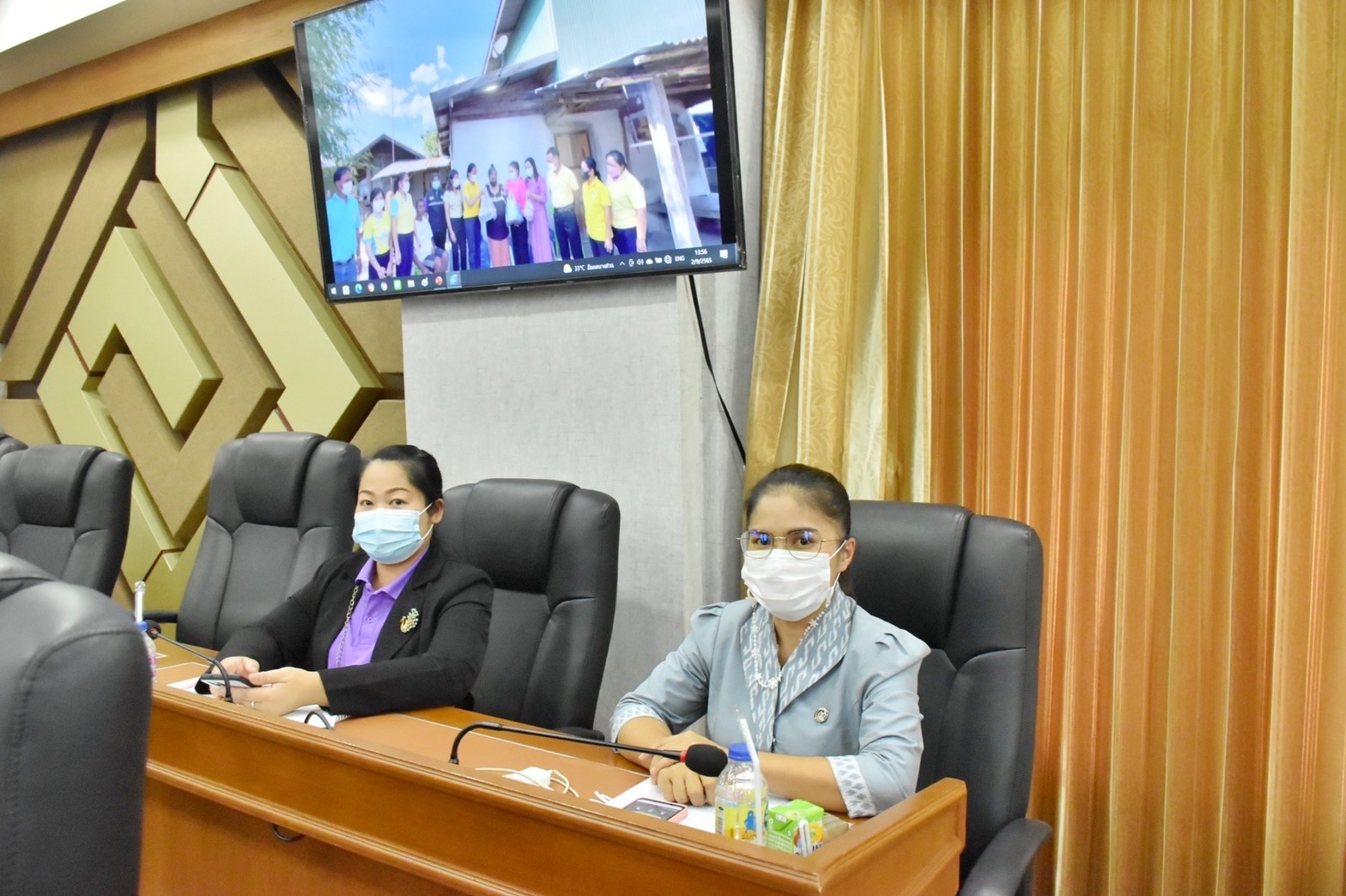 ผู้ว่าราชการจังหวัดมหาสารคาม ประชุมคณะกรรมการบริหารศูนย์อำนวยการขจัดความยากจนและพัฒนาคนทุกช่วงวัยอย่างยั่งยืนตามหลักปรัชญาของเศรษฐกิจพอเพียงจังหวัดมหาสารคาม (คจพ.จ) ครั้งที่ 7/2565