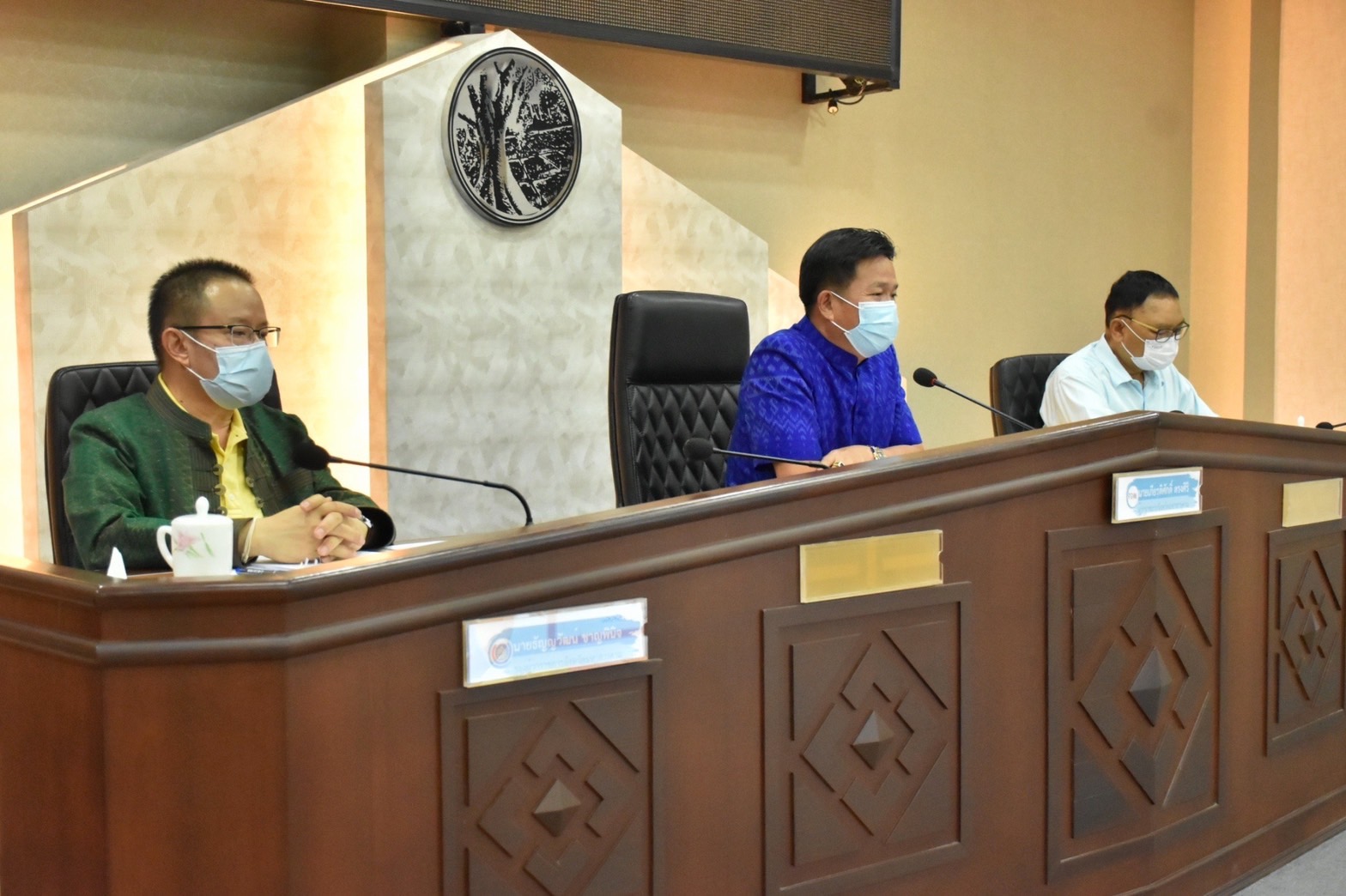 ผู้ว่าราชการจังหวัดมหาสารคาม ประชุมคณะกรรมการบริหารศูนย์อำนวยการขจัดความยากจนและพัฒนาคนทุกช่วงวัยอย่างยั่งยืนตามหลักปรัชญาของเศรษฐกิจพอเพียงจังหวัดมหาสารคาม (คจพ.จ) ครั้งที่ 7/2565