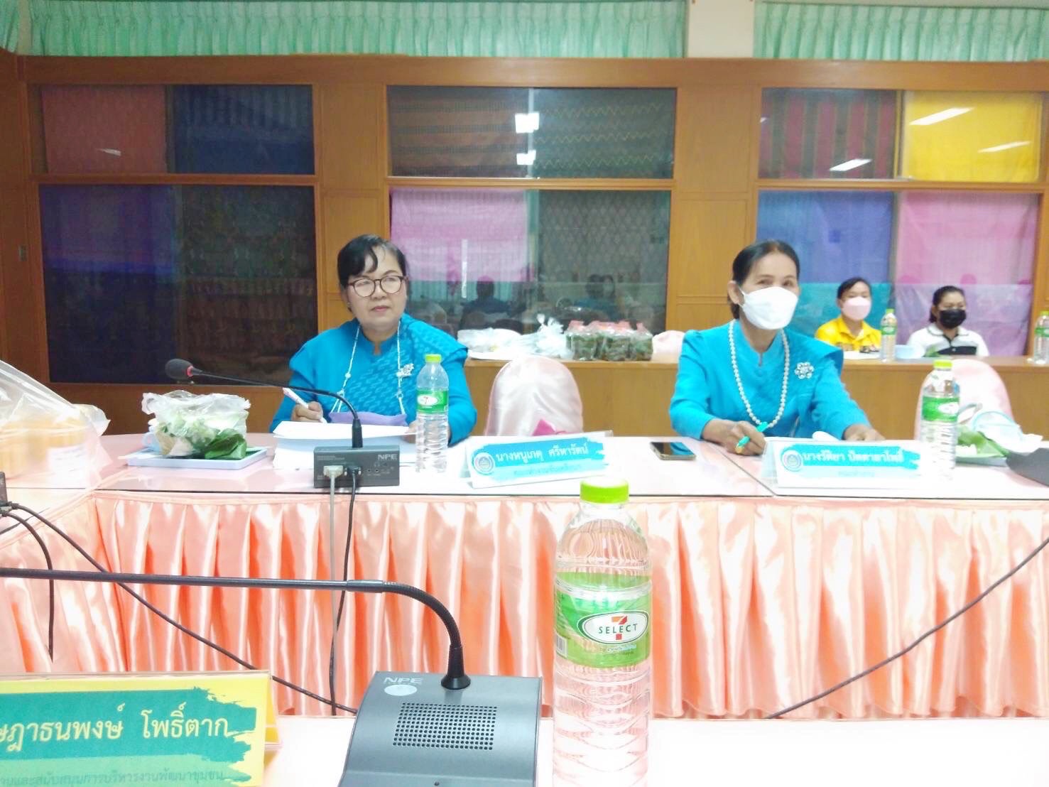 พช.มหาสารคาม ร่วมกับคณะทำงานขับเคลื่อนกองทุนพัฒนาบทบาทสตรีจังหวัดมหาสารคาม ประชุมเพื่อพิจารณาโครงการประเภทเงินทุนหมุนเวียนและประเภทเงินอุดหนุน