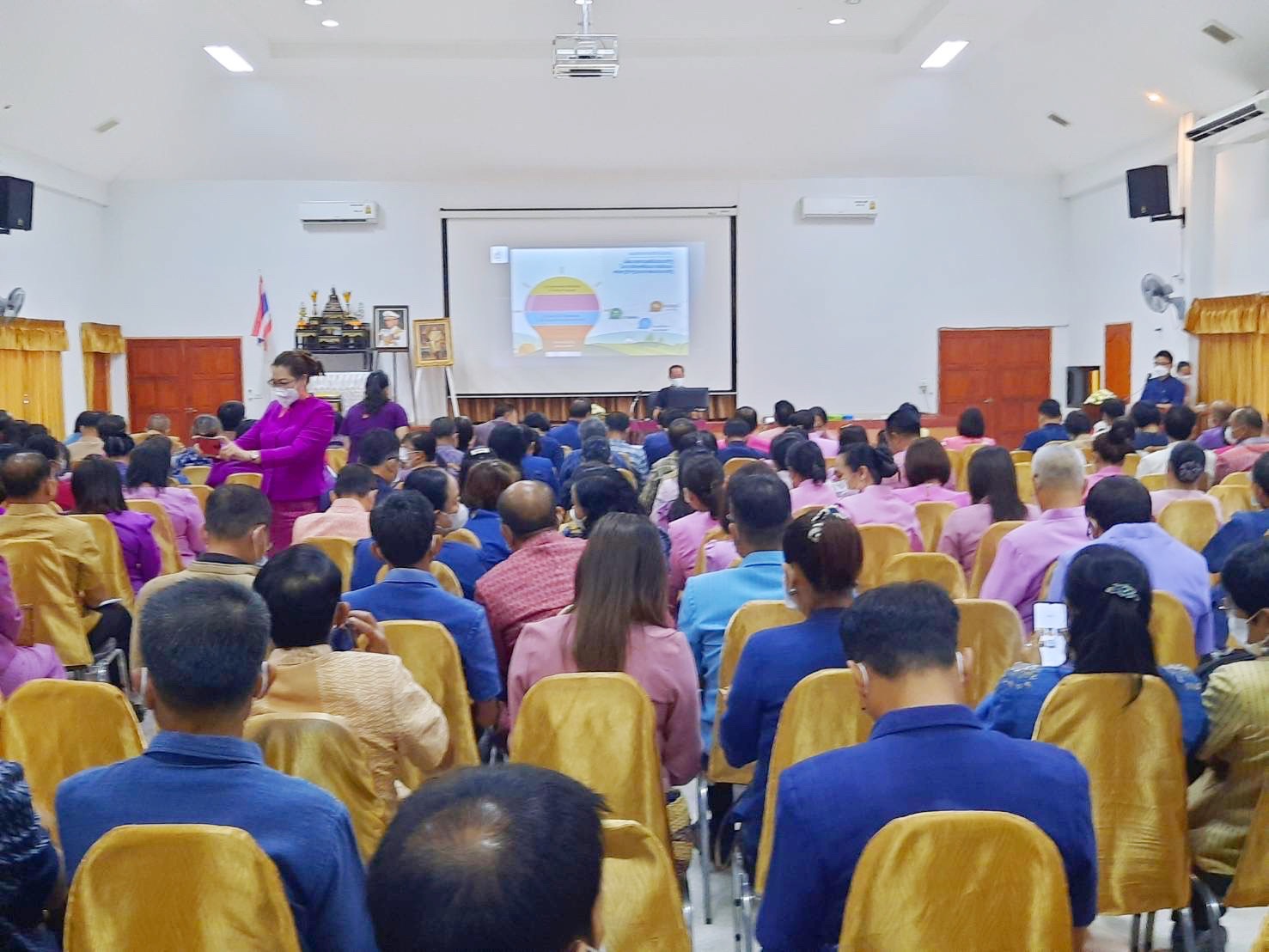 พช.มหาสารคาม นำเสนอผลสำเร็จ Best Practice การพัฒนาเศรษฐกิจฐานรากและประชารัฐ (SE) จังหวัดมหาสารคาม