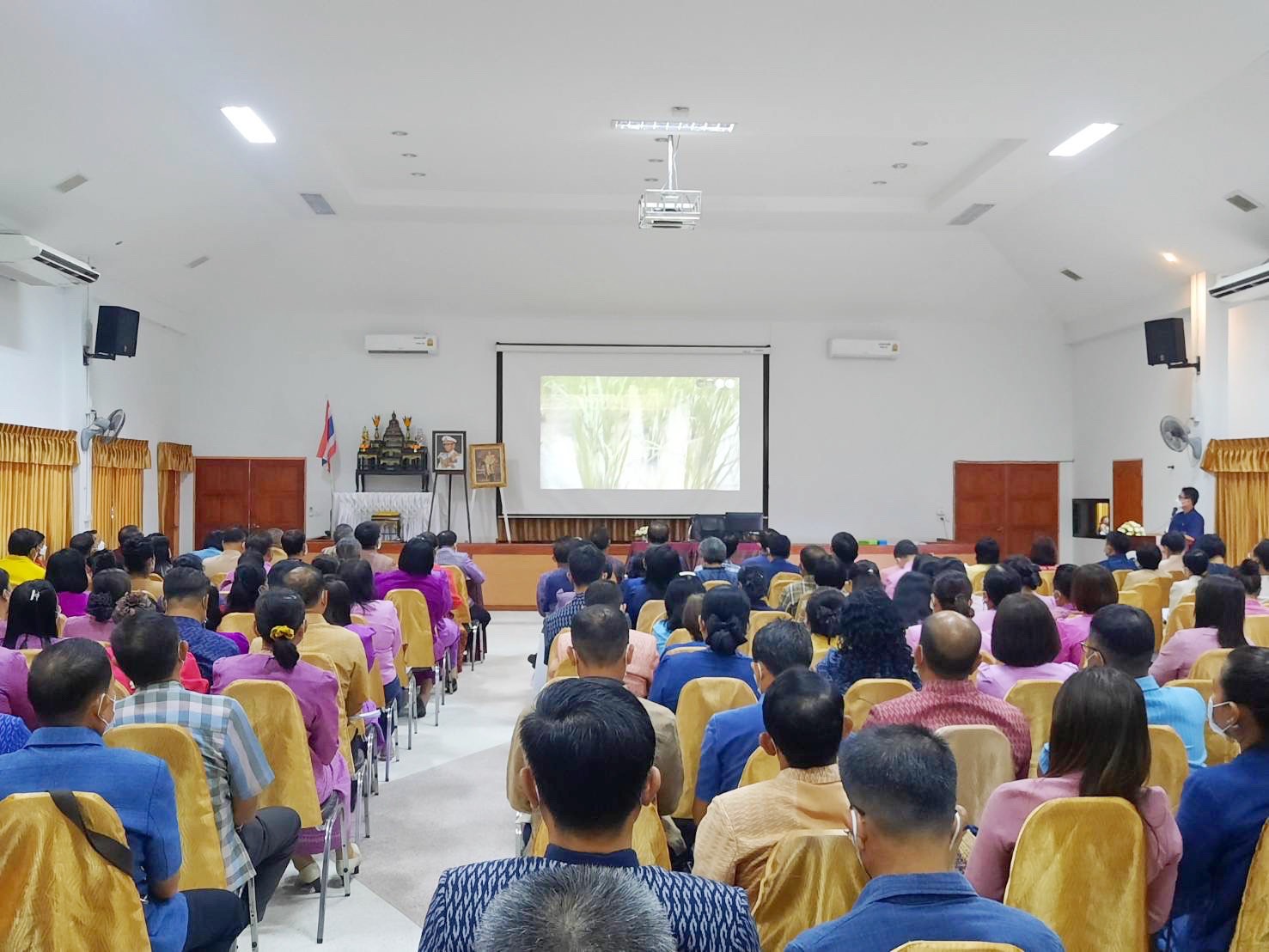 พช.มหาสารคาม นำเสนอผลสำเร็จ Best Practice การพัฒนาเศรษฐกิจฐานรากและประชารัฐ (SE) จังหวัดมหาสารคาม