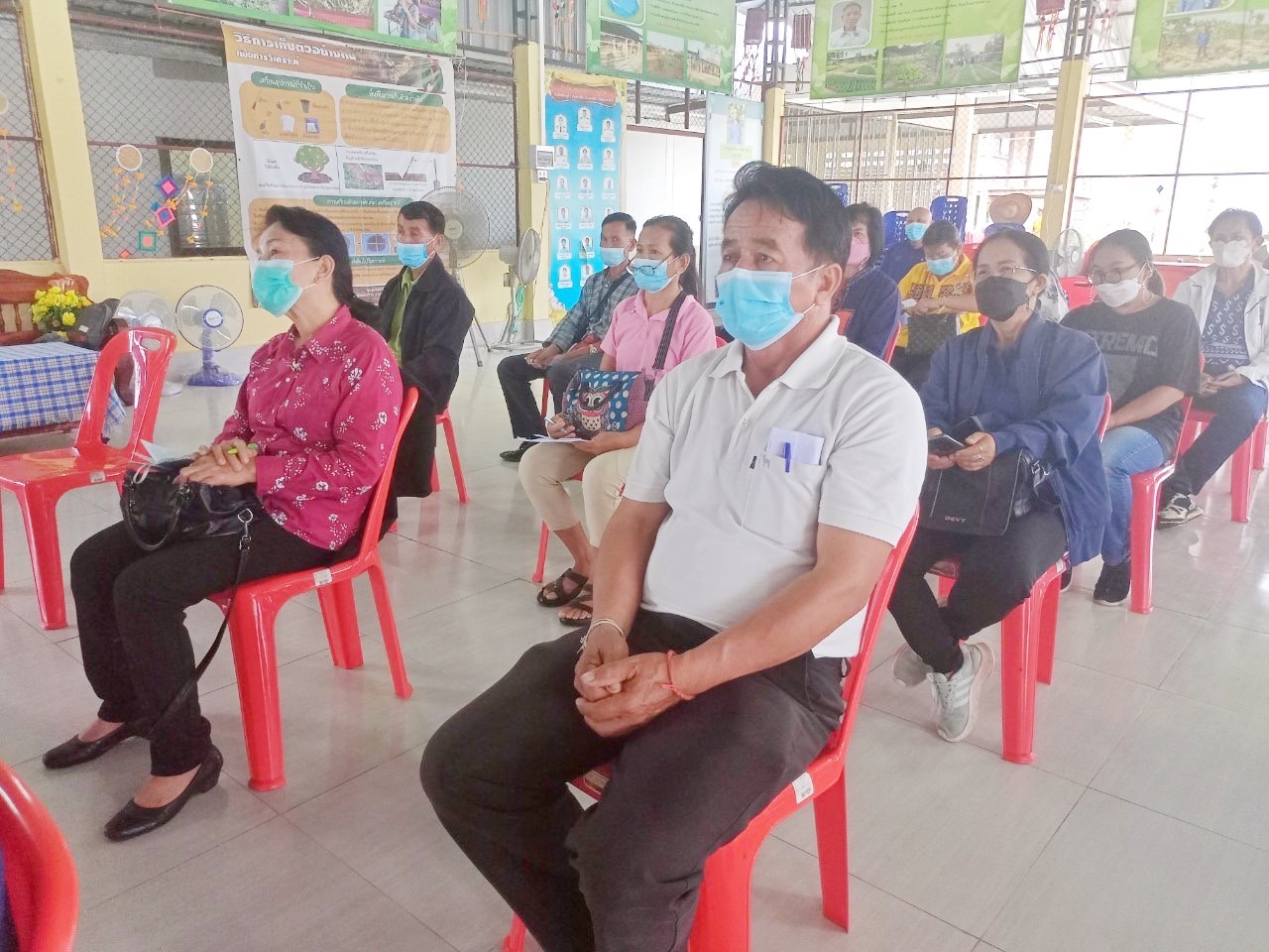 พช.มหาสารคาม นำกลุ่มเป้าหมายศึกษาดูงานการดำเนินงานกองทุนชุมชนที่ประสบผลเร็จ ตามโครงการส่งเสริมการขับเคลื่อนกองทุนชุมชนและการเข้าถึงแหล่งทุนตามหลักธรรมาภิบาล