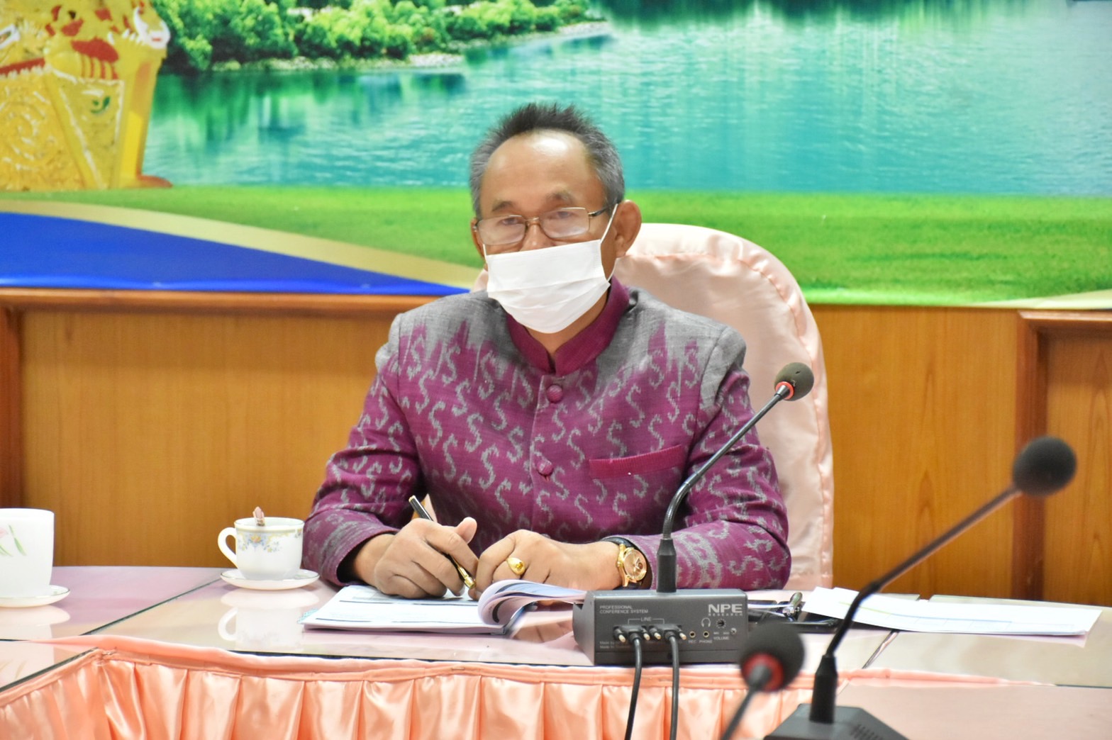 พช.มหาสารคาม ร่วมประชุมชี้แจง เร่งรัด กำกับ ติดตาม การดำเนินงานกองทุนพัฒนาบทบาทสตรี ผ่านระบบวีดิทัศน์ทางไกล (Vido Conference)