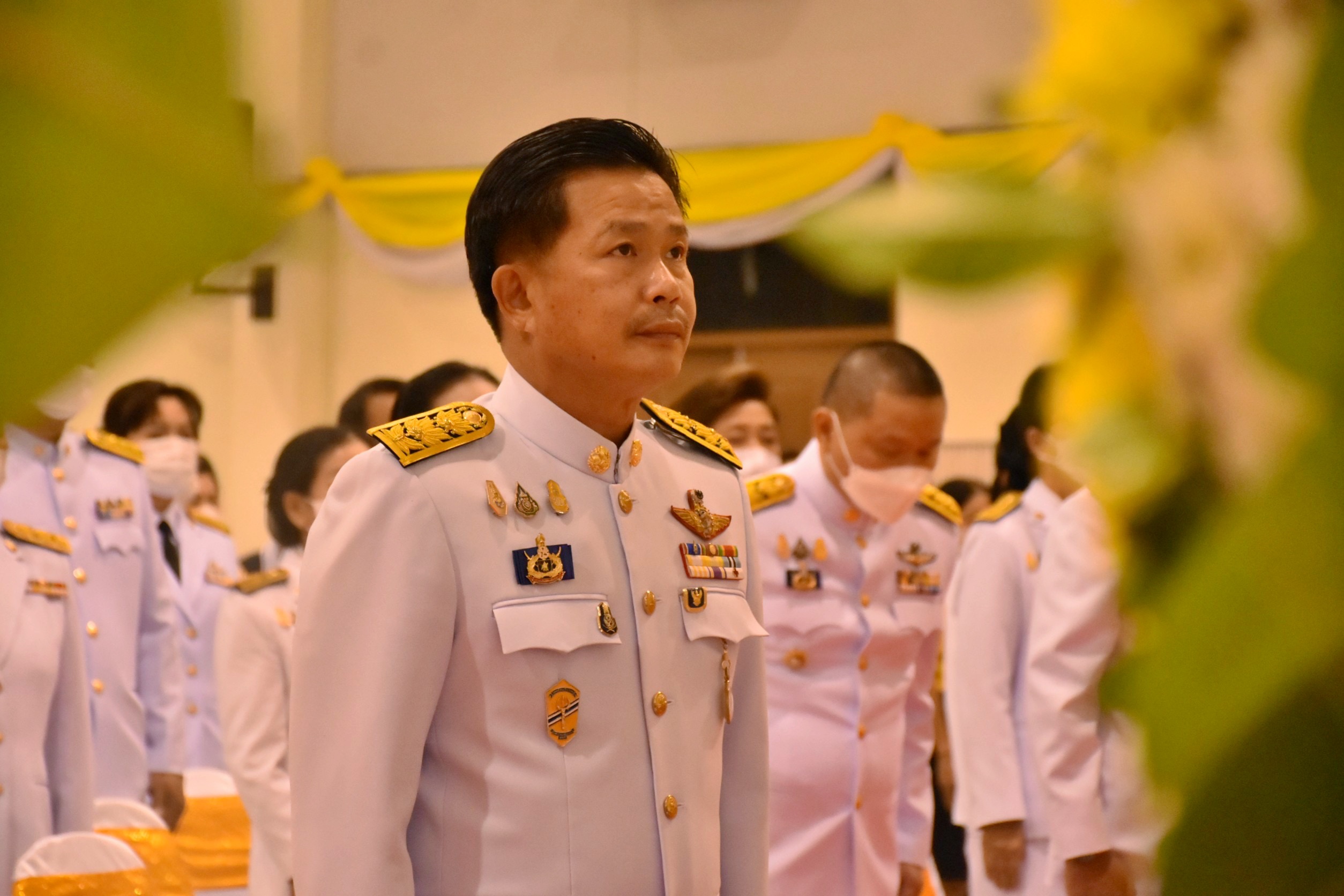 พช.มหาสารคาม ร่วมพิธีวางพวงมาลา น้อมรำลึกในพระมหากรุณาธิคุณ เนื่องในวันคล้ายวันสวรรคต พระบาทสมเด็จพระบรมชนกาธิเบศร มหาภูมิพลอดุลยเดชมหาราช บรมนาถบพิตร