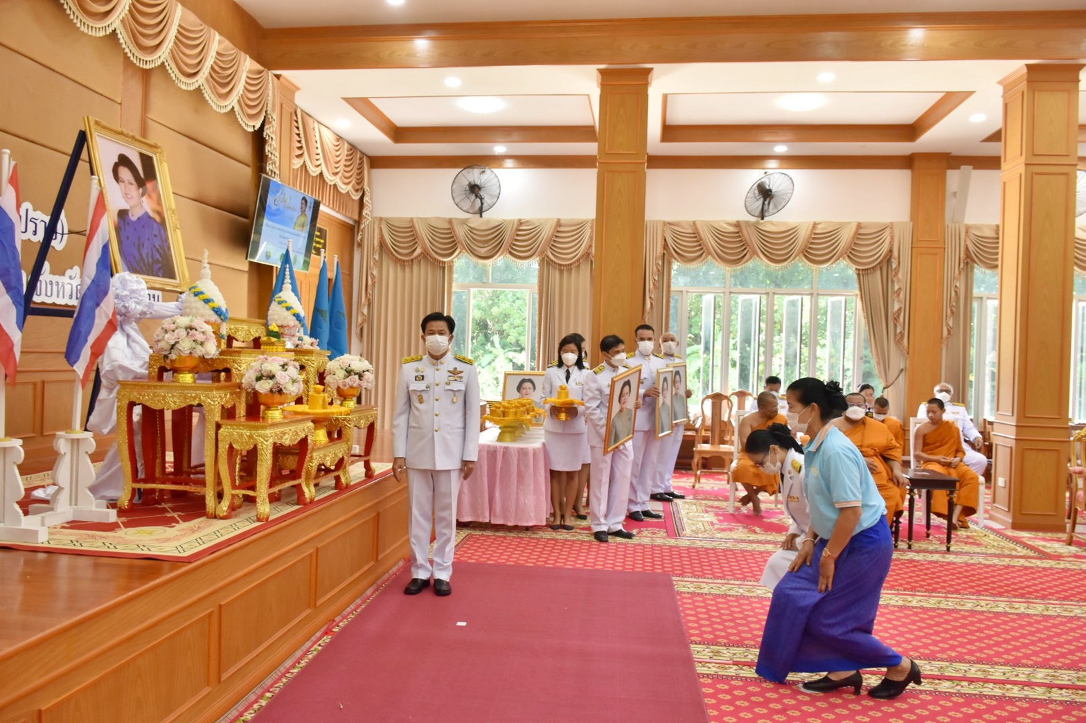จังหวัดมหาสารคามจัดพิธีมอบเงินพระราชทานขวัญถุงหมู่บ้าน/ชุมชนต้นกล้ากองทุนแม่ของแผ่นดิน ปี 2564 – 2565