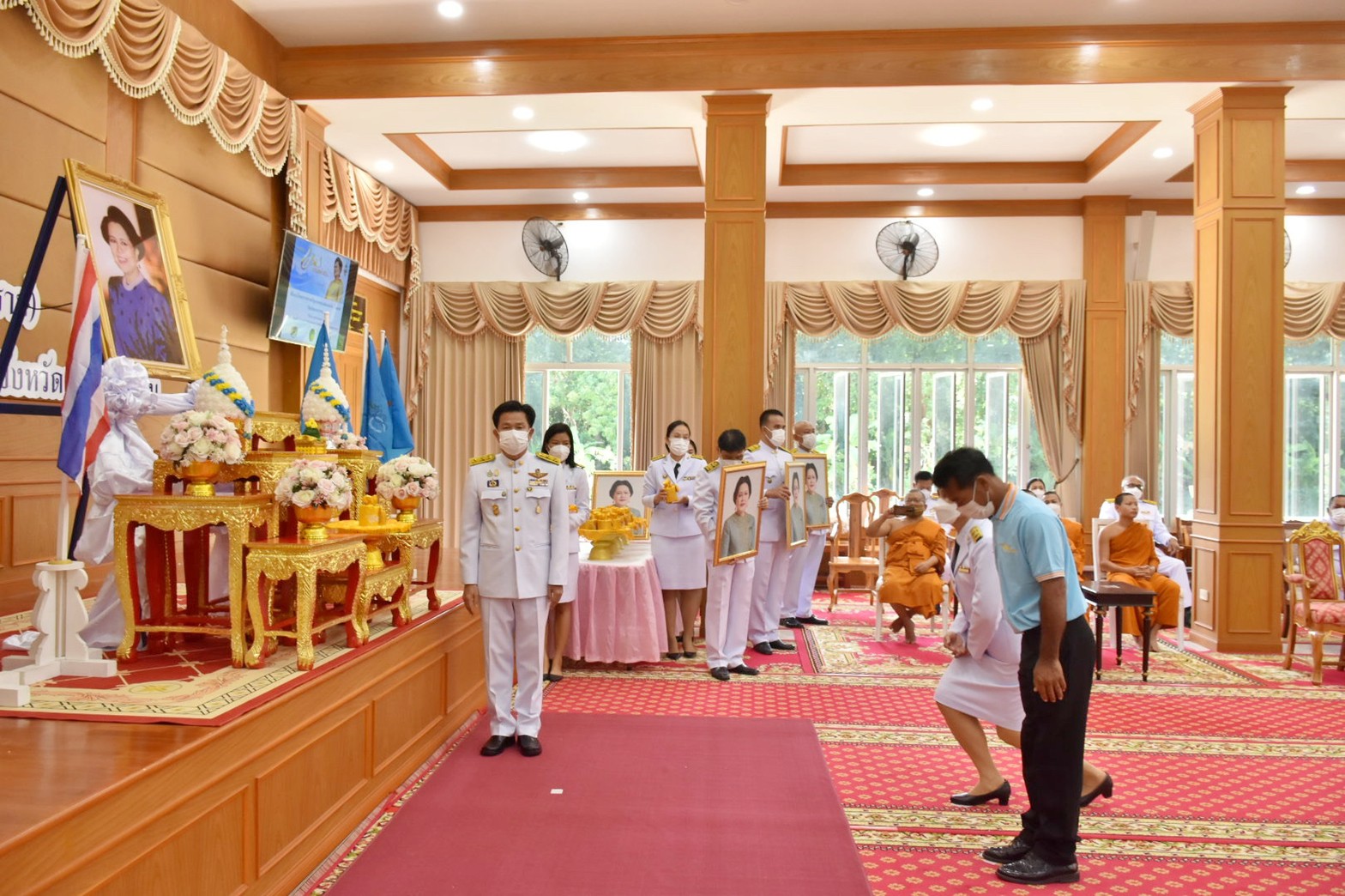 จังหวัดมหาสารคามจัดพิธีมอบเงินพระราชทานขวัญถุงหมู่บ้าน/ชุมชนต้นกล้ากองทุนแม่ของแผ่นดิน ปี 2564 – 2565