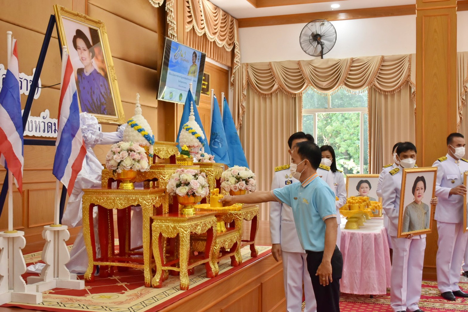 จังหวัดมหาสารคามจัดพิธีมอบเงินพระราชทานขวัญถุงหมู่บ้าน/ชุมชนต้นกล้ากองทุนแม่ของแผ่นดิน ปี 2564 – 2565