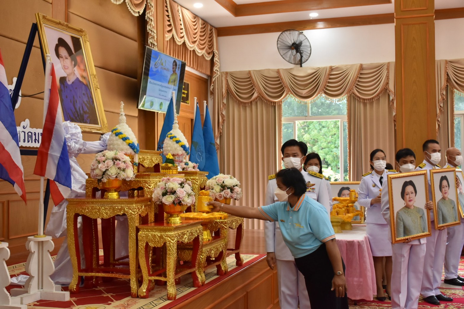 จังหวัดมหาสารคามจัดพิธีมอบเงินพระราชทานขวัญถุงหมู่บ้าน/ชุมชนต้นกล้ากองทุนแม่ของแผ่นดิน ปี 2564 – 2565