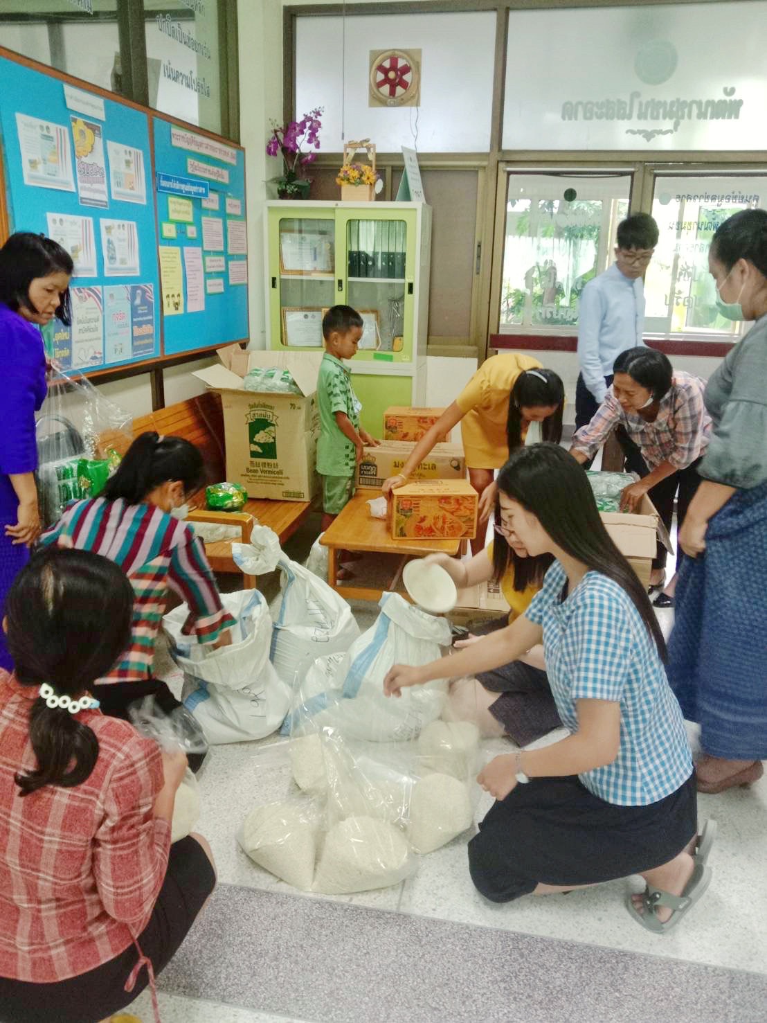พช.มหาสารคาม รวมน้ำใจ เตรียมช่วยเหลือ ผู้ประสบอุทกภัยในพื้นที่ จ.มหาสารคาม