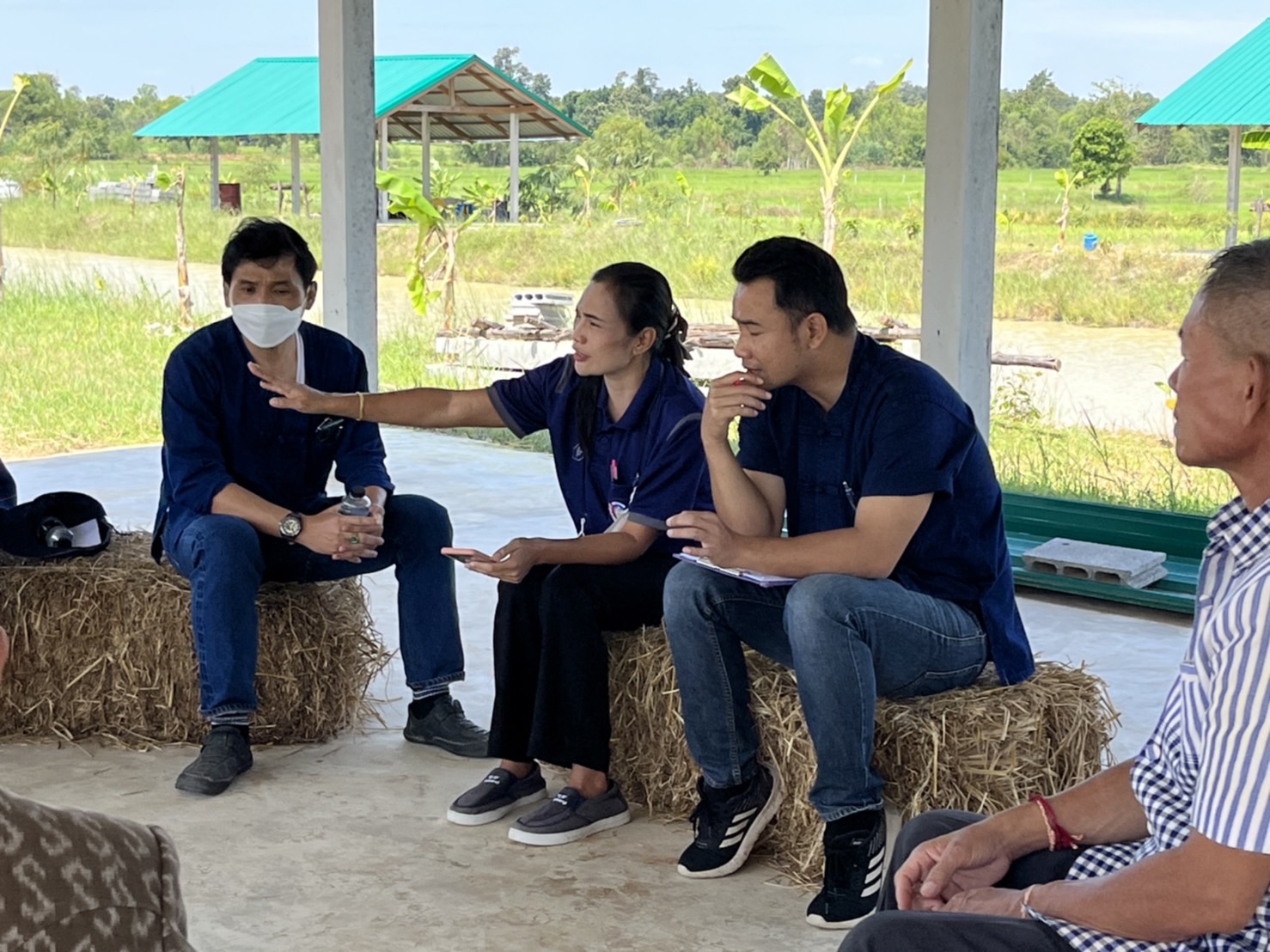 ผู้ตรวจราชการกรมการพัฒนาชุมชน ลงพื้นติดตามให้กำลังใจ ศูนย์เรียนรู้ชุมชนต้นแบบ การพัฒนาคุณภาพชีวิต ระดับตำบล (CLM) จังหวัดมหาสารคาม