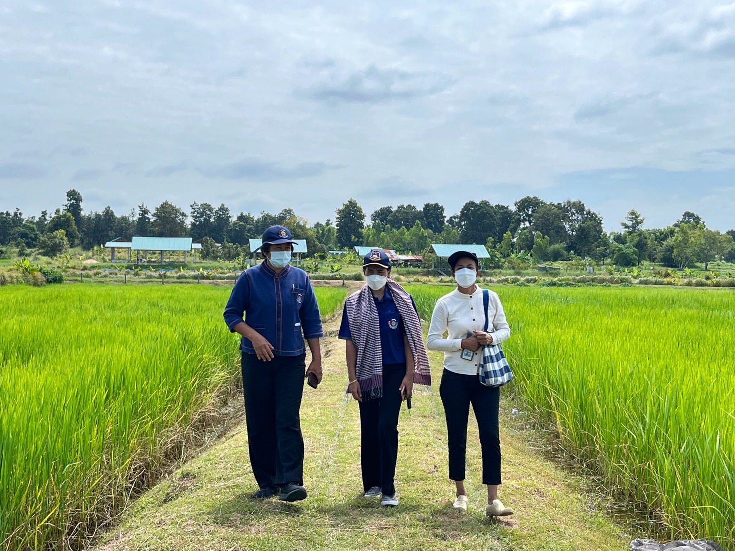 ผู้ตรวจราชการกรมการพัฒนาชุมชน ลงพื้นติดตามให้กำลังใจ ศูนย์เรียนรู้ชุมชนต้นแบบ การพัฒนาคุณภาพชีวิต ระดับตำบล (CLM) จังหวัดมหาสารคาม