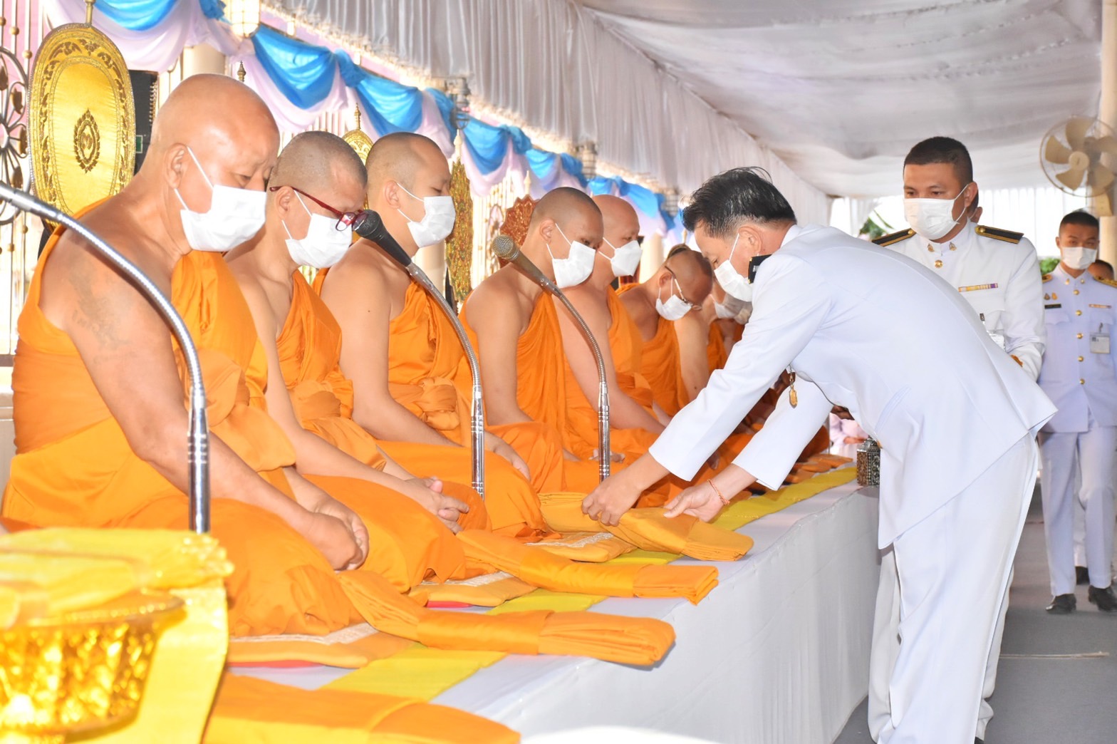 พช.มหาสารคาม ร่วมพิธีทำบุญตักบาตรถวายพระราชกุศล เนื่องในวันคล้ายวันสวรรคต พระบาทสมเด็จพระบรมชนกาธิเบศร มหาภูมิพลอดุลยเดชมหาราช บรมนาถบพิตร 13 ตุลาคม 2565
