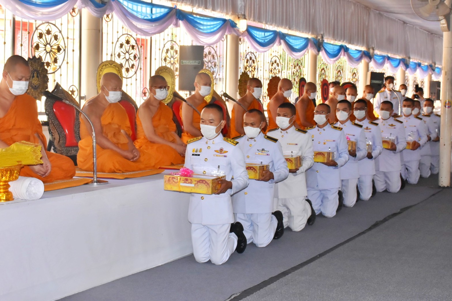 พช.มหาสารคาม ร่วมพิธีทำบุญตักบาตรถวายพระราชกุศล เนื่องในวันคล้ายวันสวรรคต พระบาทสมเด็จพระบรมชนกาธิเบศร มหาภูมิพลอดุลยเดชมหาราช บรมนาถบพิตร 13 ตุลาคม 2565