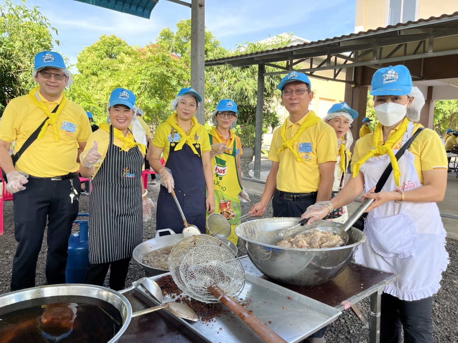 พช.มหาสารคาม ร่วมกิจกรรมจิตอาสาเนื่องในวันคล้ายวันสวรรคตพระบาทสมเด็จพระบรมชนกาธิเบศร มหาภูมิพลอดุลยเดชมหาราช บรมนาถบพิตร 13 ตุลาคม 2565