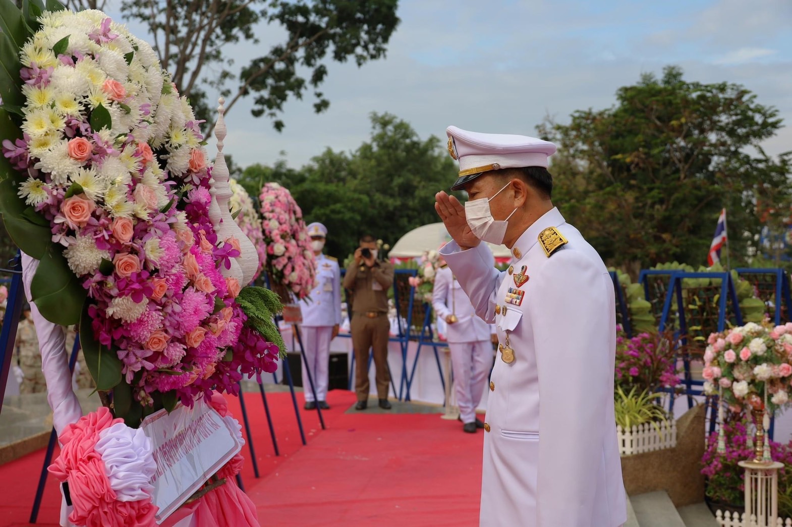 พช.มหาสารคาม ร่วมพิธีวางพวงมาลา “วันปิยมหาราช” น้อมรำลึกวันคล้ายวันสวรรคต “พระบาทสมเด็จพระจุลจอมเกล้าเจ้าอยู่หัว”