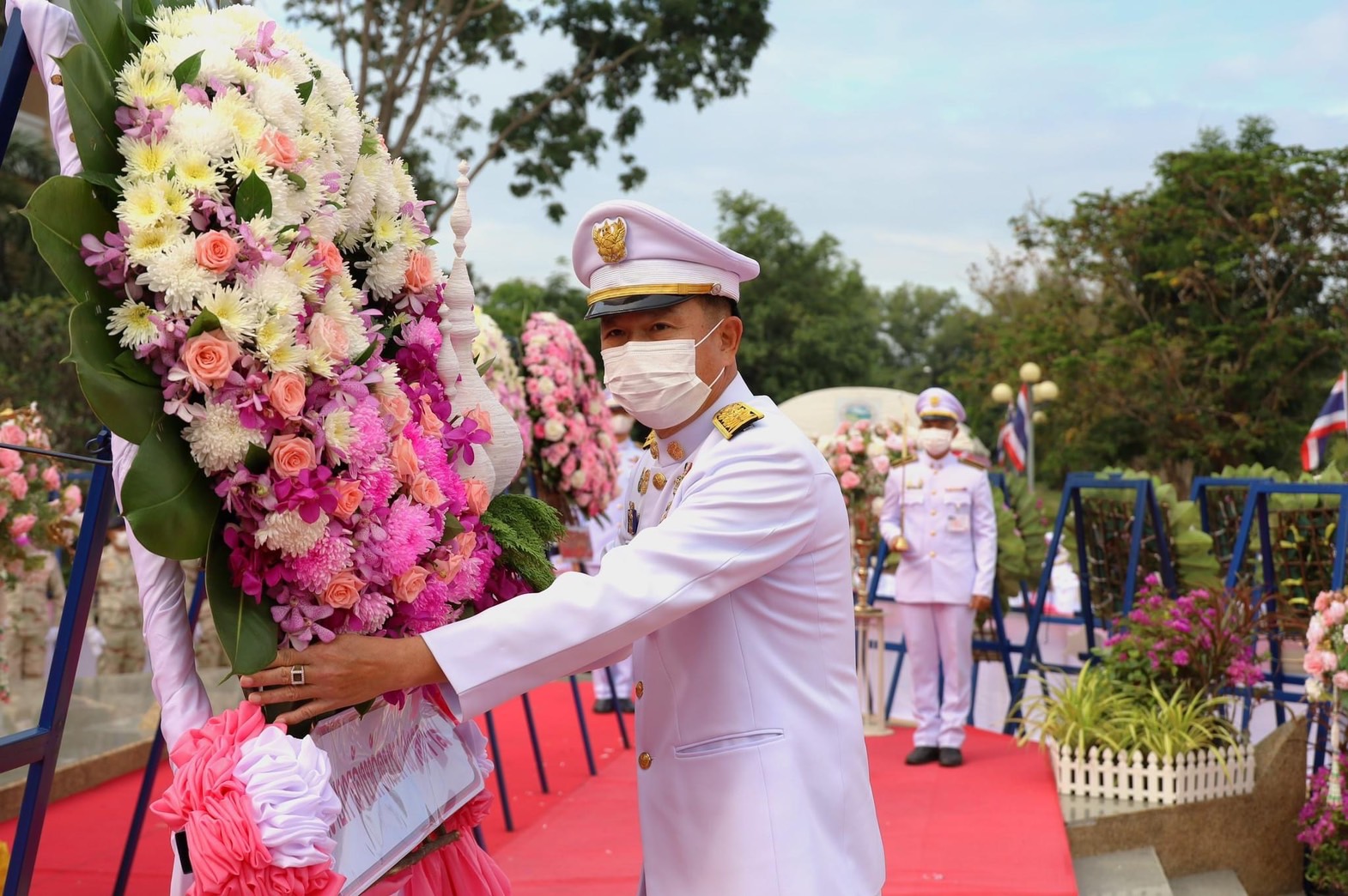 พช.มหาสารคาม ร่วมพิธีวางพวงมาลา “วันปิยมหาราช” น้อมรำลึกวันคล้ายวันสวรรคต “พระบาทสมเด็จพระจุลจอมเกล้าเจ้าอยู่หัว”