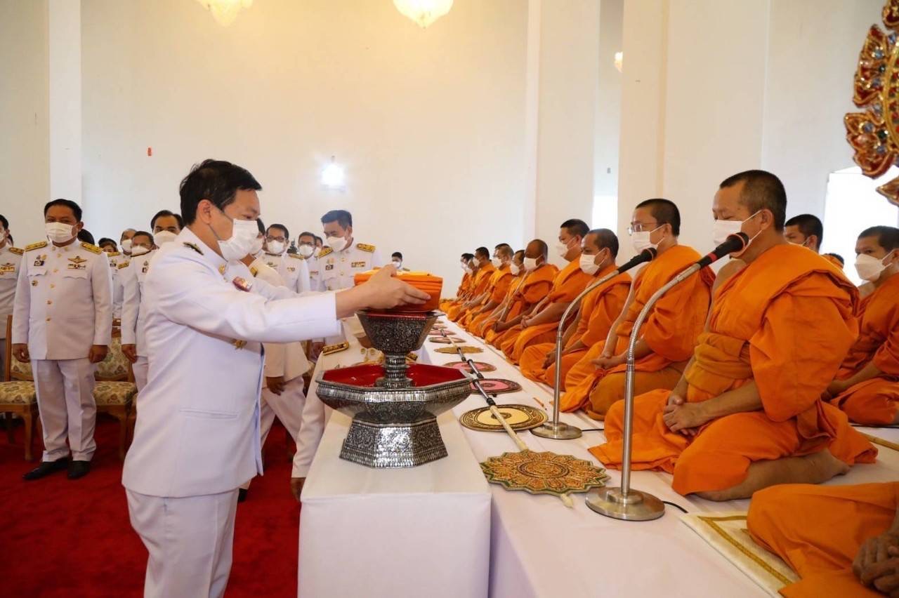 พช.มหาสารคาม ร่วมพิธีถวายผ้าพระกฐินพระราชทาน กรมการพัฒนาชุมชน ประจำปีพุทธศักราช 2565