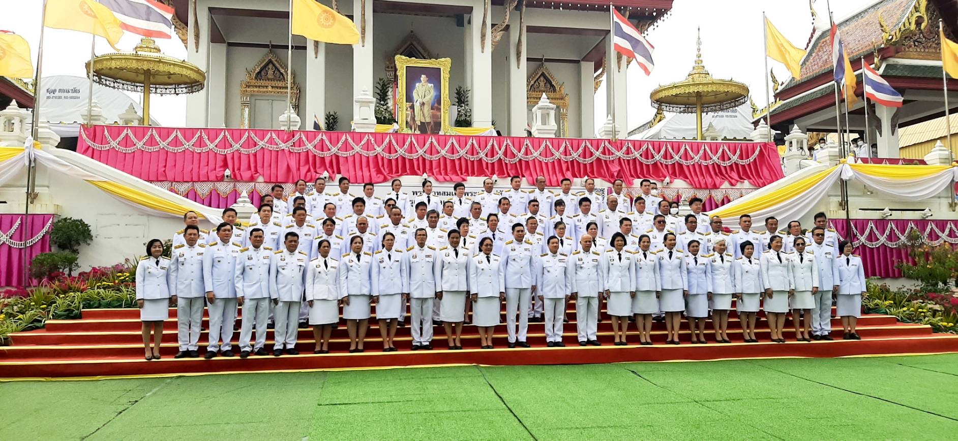 พช.มหาสารคาม ร่วมพิธีถวายผ้าพระกฐินพระราชทาน กรมการพัฒนาชุมชน ประจำปีพุทธศักราช 2565