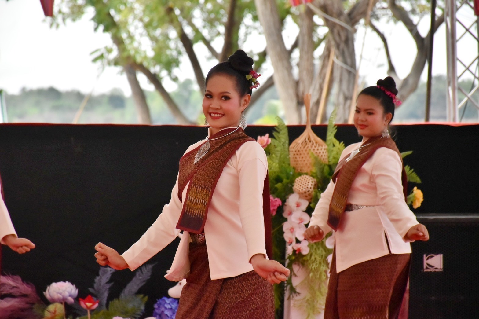 พช.มหาสารคาม ร่วมเปิดงานมรดกภูมิปัญญา พัฒนาสู่ความยั่งยืน ฟื้นฟูเศรษฐกิจ ร่วมกับเครือข่ายขนสินค้า OTOP จัดแสดงและจำหน่าย