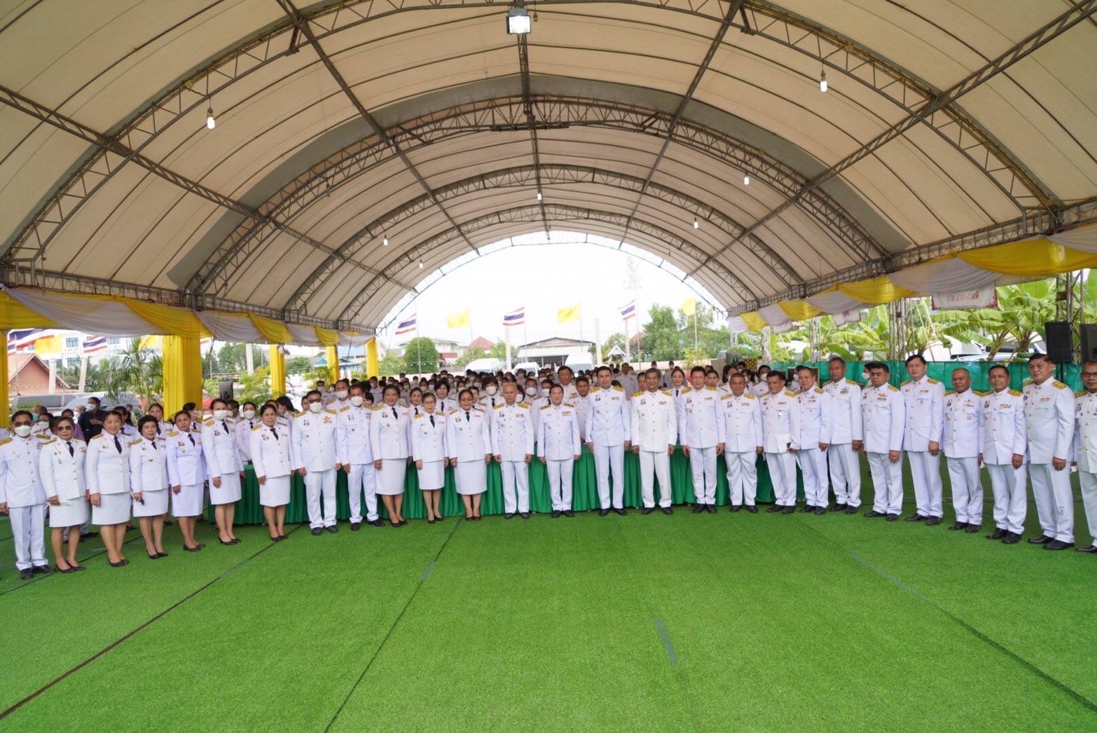 พช.มหาสารคาม ร่วมพิธีถวายผ้าพระกฐินพระราชทาน กรมการพัฒนาชุมชน ประจำปีพุทธศักราช 2565