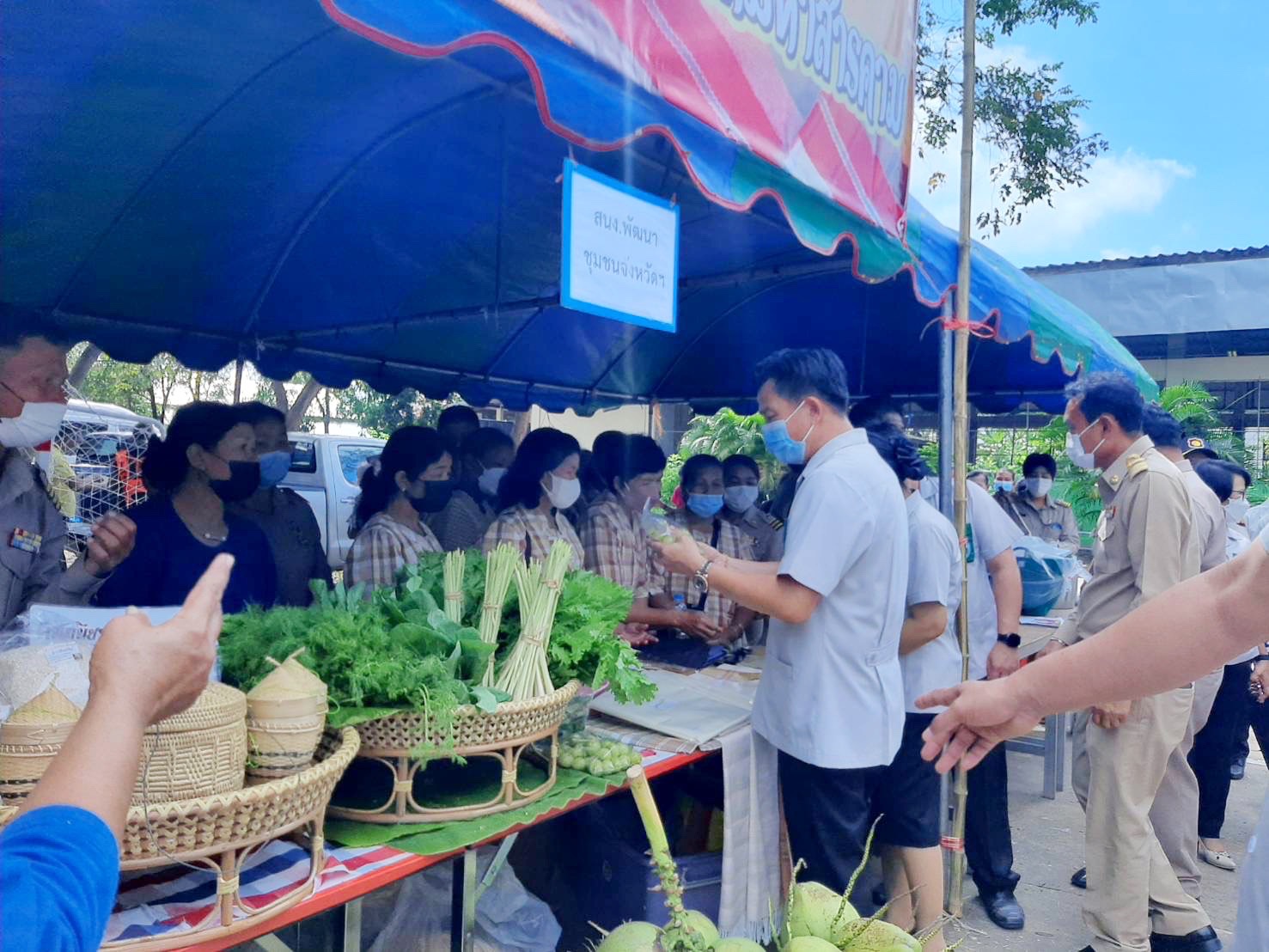 พช.มหาสารคาม ร่วมโครงการปกป้องและเชิดชูสถาบันพระมหากษัตริย์ และหน่วยบำบัดทุกข์ บำรุงสุข สร้างรอยยิ้มให้ประชาชน จ.มหาสารคาม (จังหวัดเคลื่อนที่ ) ประจำเดือน พฤศจิกายน 2565
