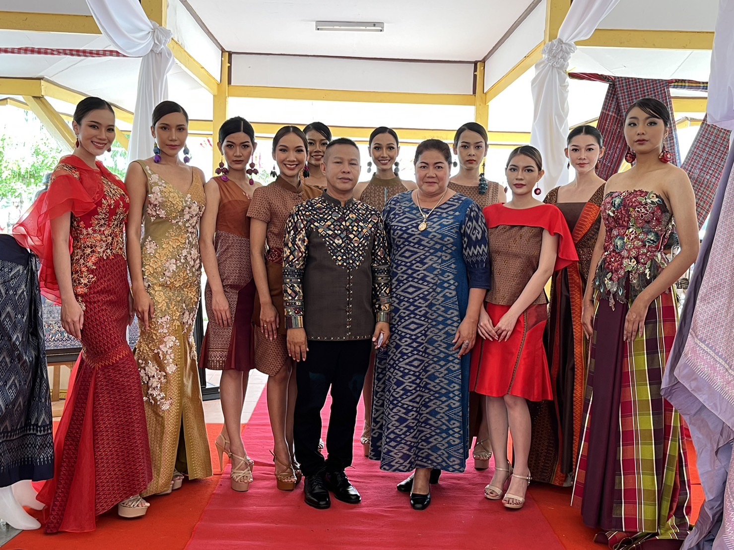 พช.มหาสารคาม ร่วมเปิดงานมรดกภูมิปัญญา พัฒนาสู่ความยั่งยืน ฟื้นฟูเศรษฐกิจ ร่วมกับเครือข่ายขนสินค้า OTOP จัดแสดงและจำหน่าย