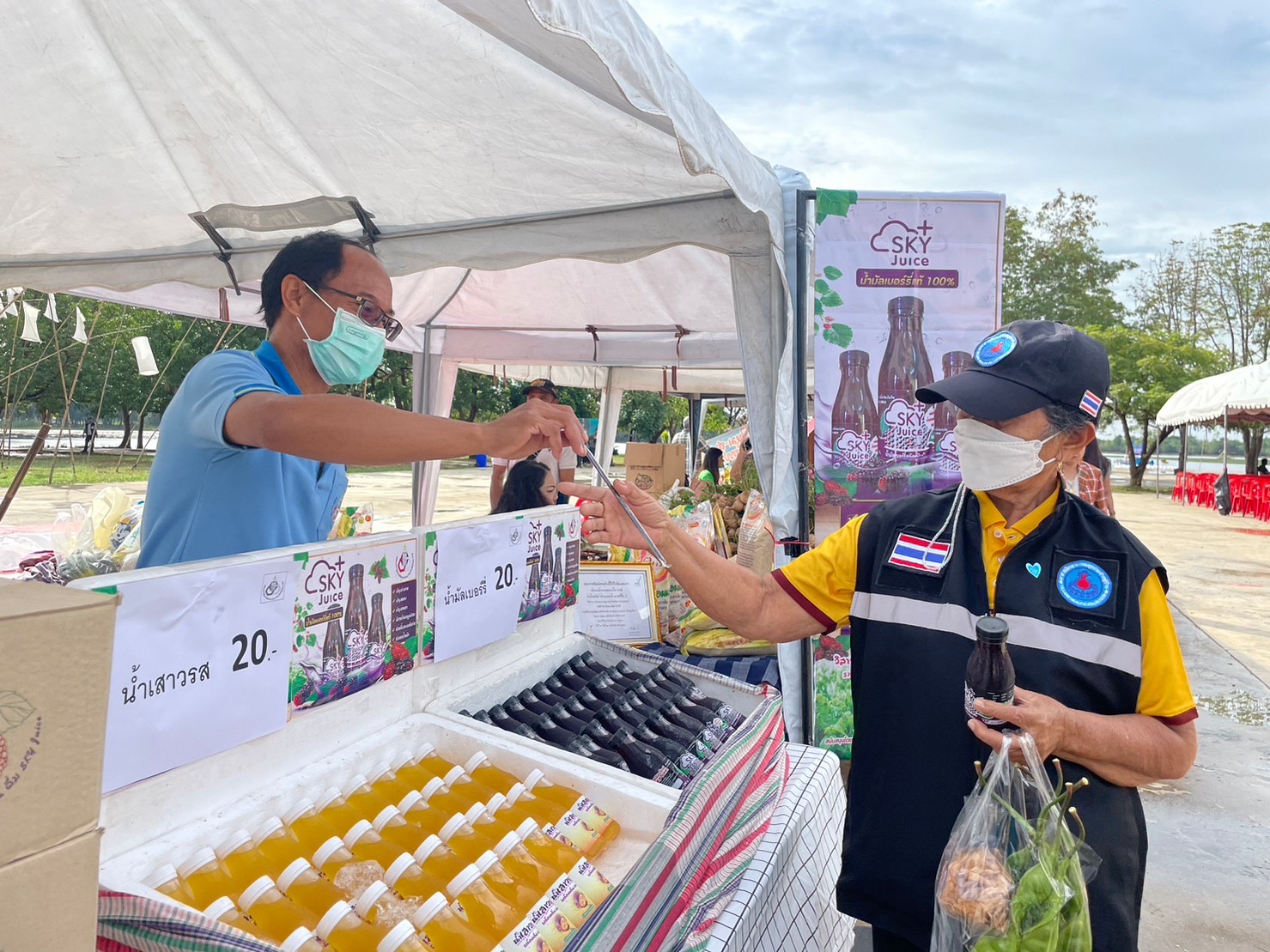 พช.มหาสารคาม ร่วมเปิดงานมรดกภูมิปัญญา พัฒนาสู่ความยั่งยืน ฟื้นฟูเศรษฐกิจ ร่วมกับเครือข่ายขนสินค้า OTOP จัดแสดงและจำหน่าย