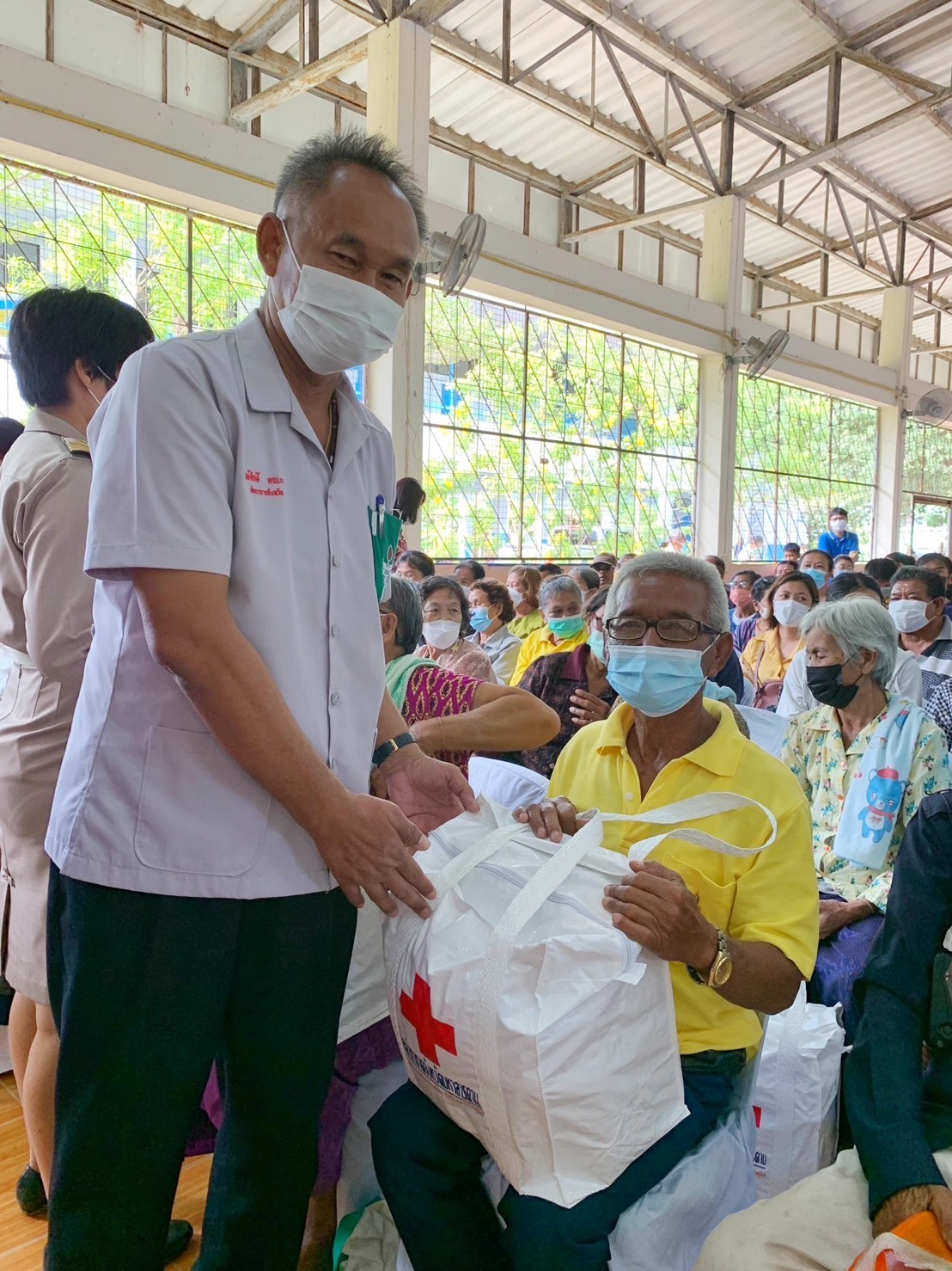 พช.มหาสารคาม ร่วมโครงการปกป้องและเชิดชูสถาบันพระมหากษัตริย์ และหน่วยบำบัดทุกข์ บำรุงสุข สร้างรอยยิ้มให้ประชาชน จ.มหาสารคาม (จังหวัดเคลื่อนที่ ) ประจำเดือน พฤศจิกายน 2565
