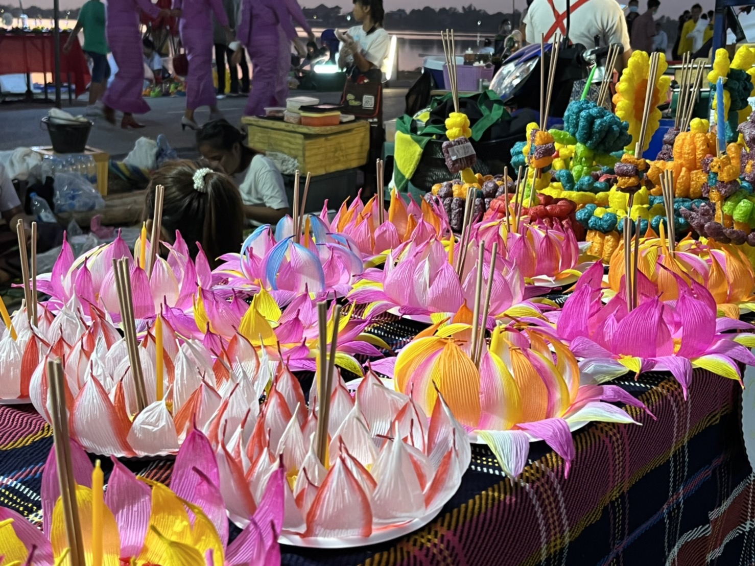 จัดใหญ่ทั่วเมือง…งานประเพณีลอยกระทง ประจำปี 2565 พช.มหาสารคาม ร่วมพิธีเปิดงาน พร้อมนำสินค้า OTOP จำหน่ายในงาน