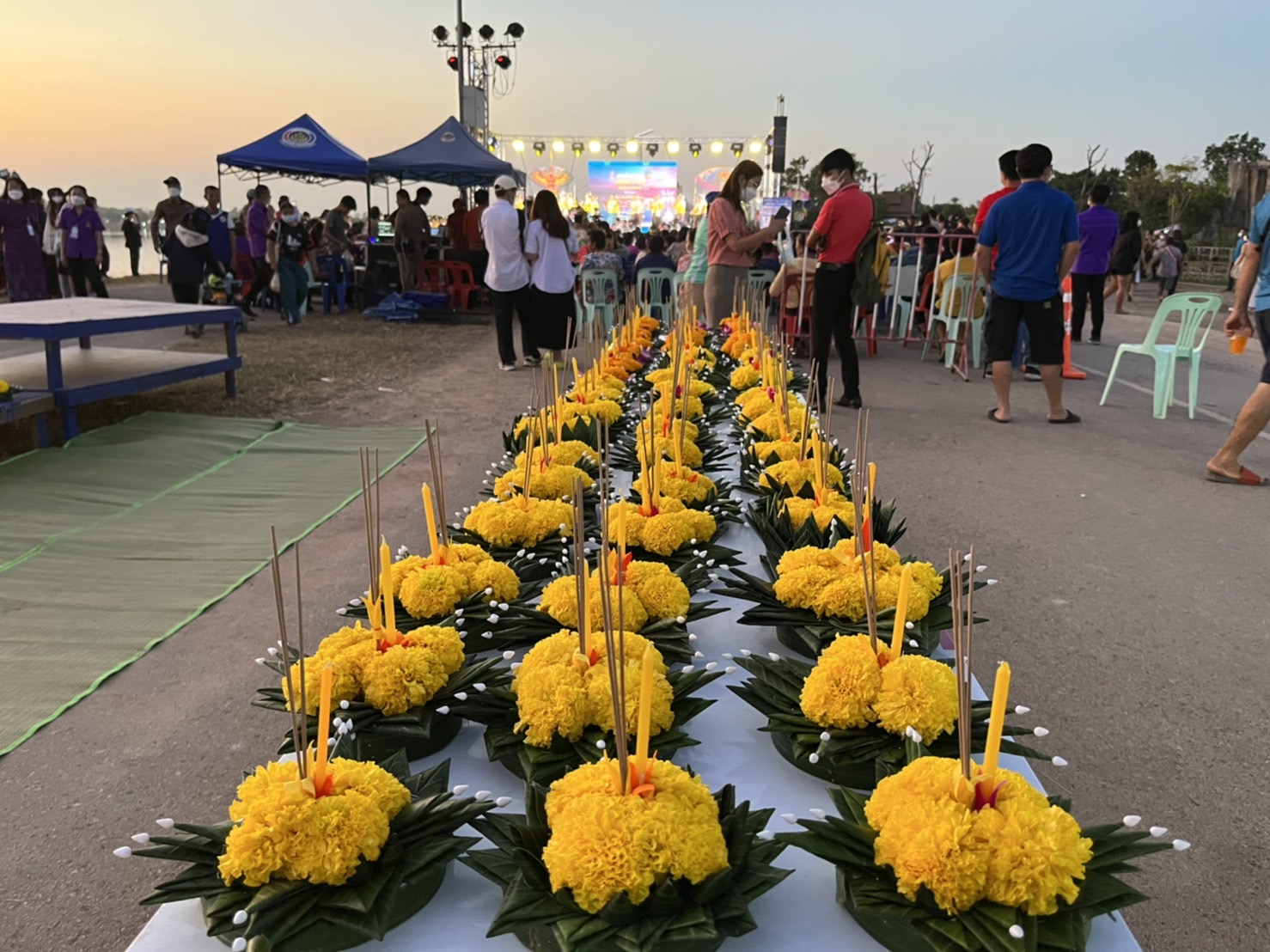 จัดใหญ่ทั่วเมือง…งานประเพณีลอยกระทง ประจำปี 2565 พช.มหาสารคาม ร่วมพิธีเปิดงาน พร้อมนำสินค้า OTOP จำหน่ายในงาน
