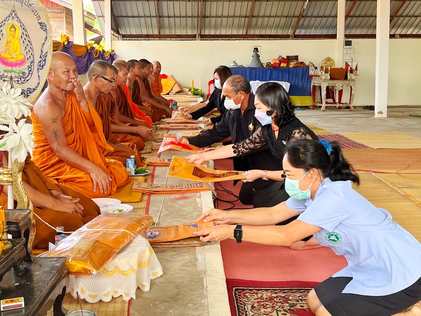 พช.มหาสารคาม ร่วมพิธีฌาปนกิจศพและประชุมเพลิง คุณพ่อทองพูล โพธิ์ตาก บิดา นายเจษฎาธนพงษ์ โพธิ์ตาก ผอ.กลุ่มงานประสานและสนับสนุนการบริหารงานพัฒนาชุมชน