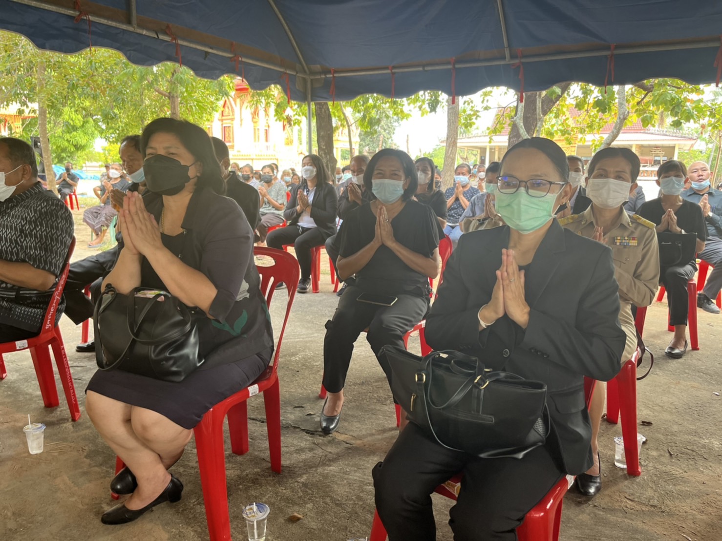 พช.มหาสารคาม ร่วมพิธีฌาปนกิจศพและประชุมเพลิง คุณพ่อทองพูล โพธิ์ตาก บิดา นายเจษฎาธนพงษ์ โพธิ์ตาก ผอ.กลุ่มงานประสานและสนับสนุนการบริหารงานพัฒนาชุมชน