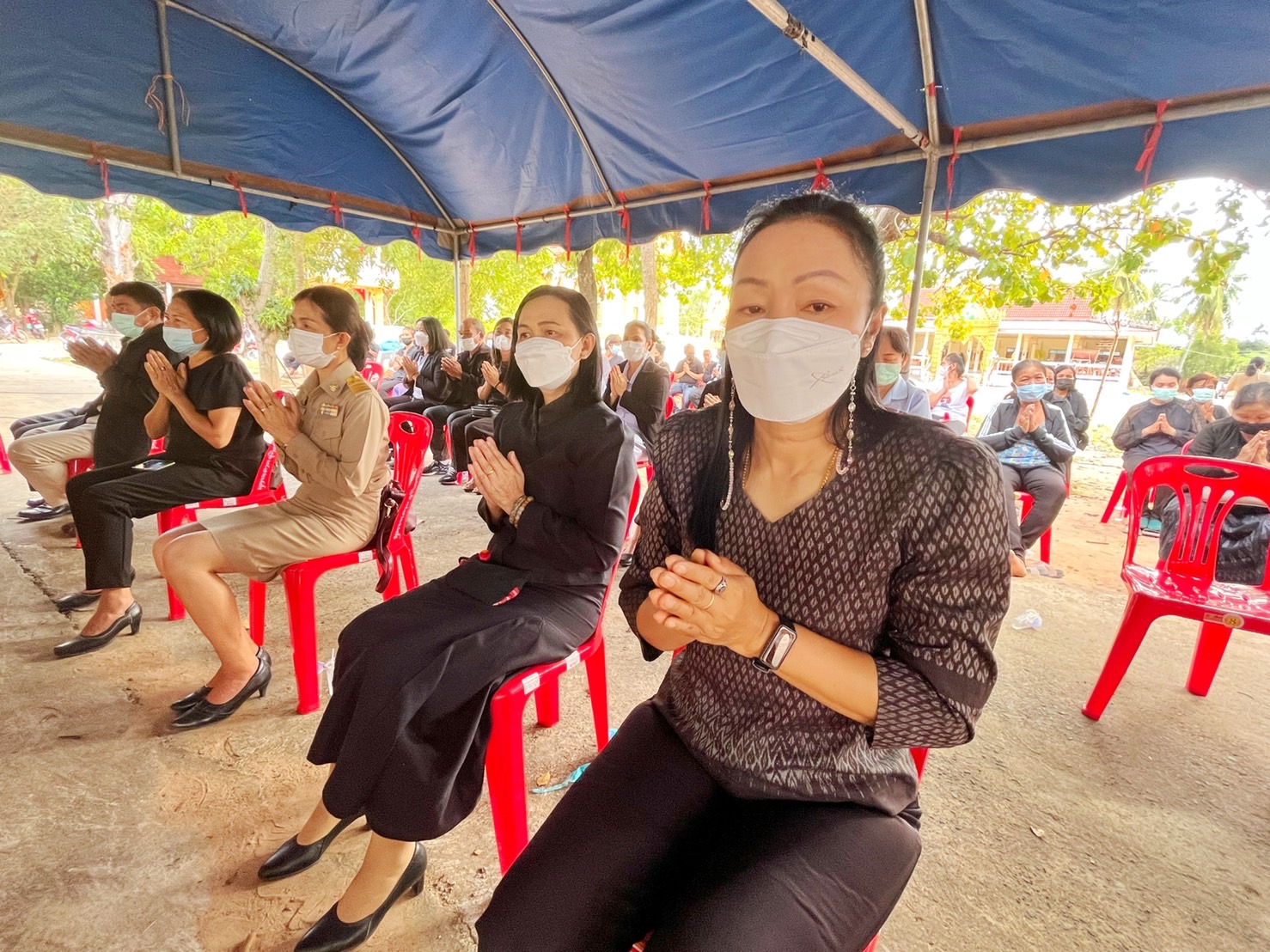 พช.มหาสารคาม ร่วมพิธีฌาปนกิจศพและประชุมเพลิง คุณพ่อทองพูล โพธิ์ตาก บิดา นายเจษฎาธนพงษ์ โพธิ์ตาก ผอ.กลุ่มงานประสานและสนับสนุนการบริหารงานพัฒนาชุมชน