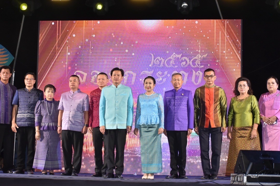 จัดใหญ่ทั่วเมือง…งานประเพณีลอยกระทง ประจำปี 2565 พช.มหาสารคาม ร่วมพิธีเปิดงาน พร้อมนำสินค้า OTOP จำหน่ายในงาน