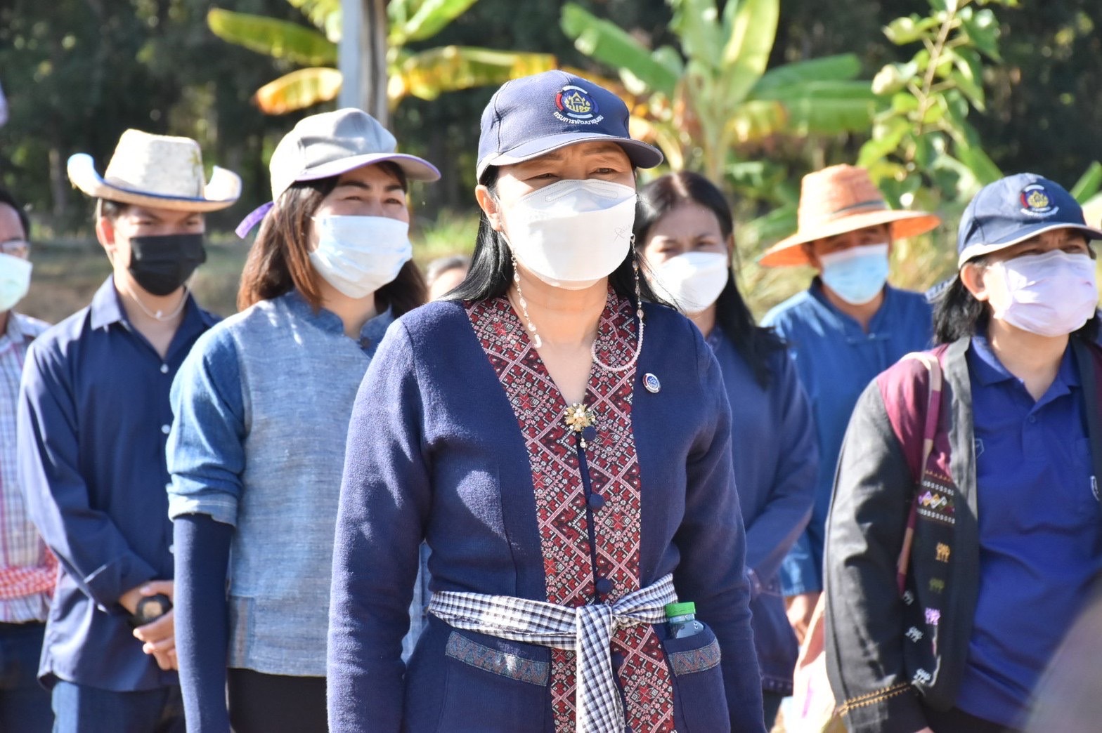 พช.มหาสารคาม ผนึกกำลังเครือข่าย “โคก หนอง นา พัฒนาชุมชน” จังหวัดมหาสารคาม จัดกิจกรรม “เอามื้อสามัคคี” แปลง CLM ศูนย์เรียนรู้ชุมชนต้นแบบการพัฒนาคุณภาพชีวิต โคก หนอง นา พัฒนาชุมชน ตำบลหนองเม็ก อำเภอนาเชือก จังหวัดมหาสารคาม