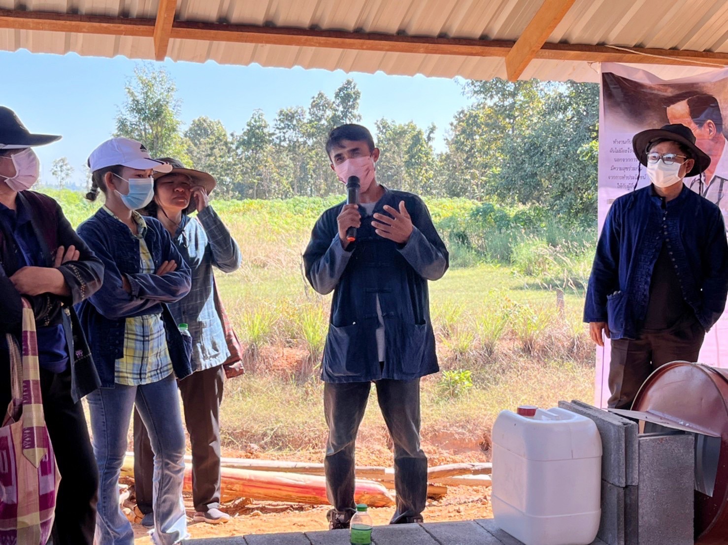 พช.มหาสารคาม ผนึกกำลังเครือข่าย “โคก หนอง นา พัฒนาชุมชน” จังหวัดมหาสารคาม จัดกิจกรรม “เอามื้อสามัคคี” แปลง CLM ศูนย์เรียนรู้ชุมชนต้นแบบการพัฒนาคุณภาพชีวิต โคก หนอง นา พัฒนาชุมชน ตำบลหนองเม็ก อำเภอนาเชือก จังหวัดมหาสารคาม