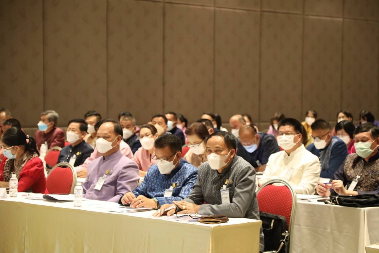 พช.มหาสารคาม ร่วมประชุมเชิงปฏิบัติการสร้างความเข้าใจการขับเคลื่อนการขจัดความยากจนในระดับพื้นที่