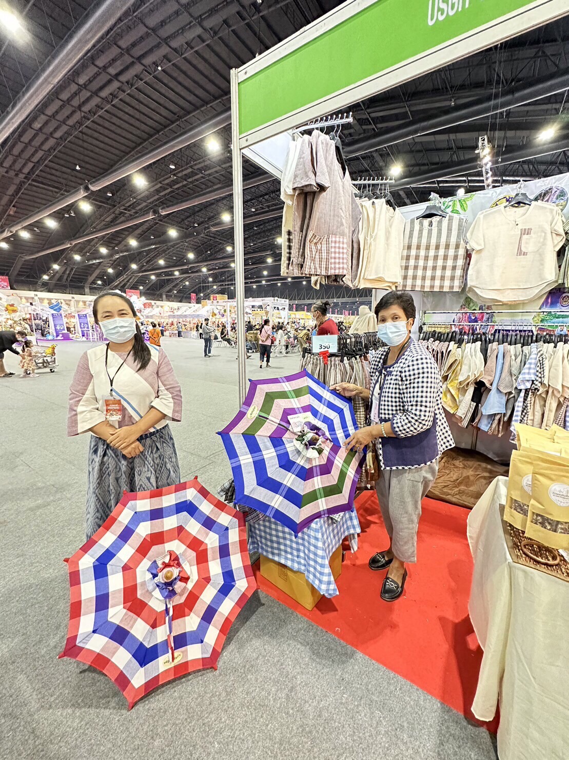 จังหวัดมหาสารคามนำผู้ผลิตผู้ประกอบการ OTOP ร่วมจัดแสดงและจำหน่ายผลิตภัณฑ์ชุมชน OTOP